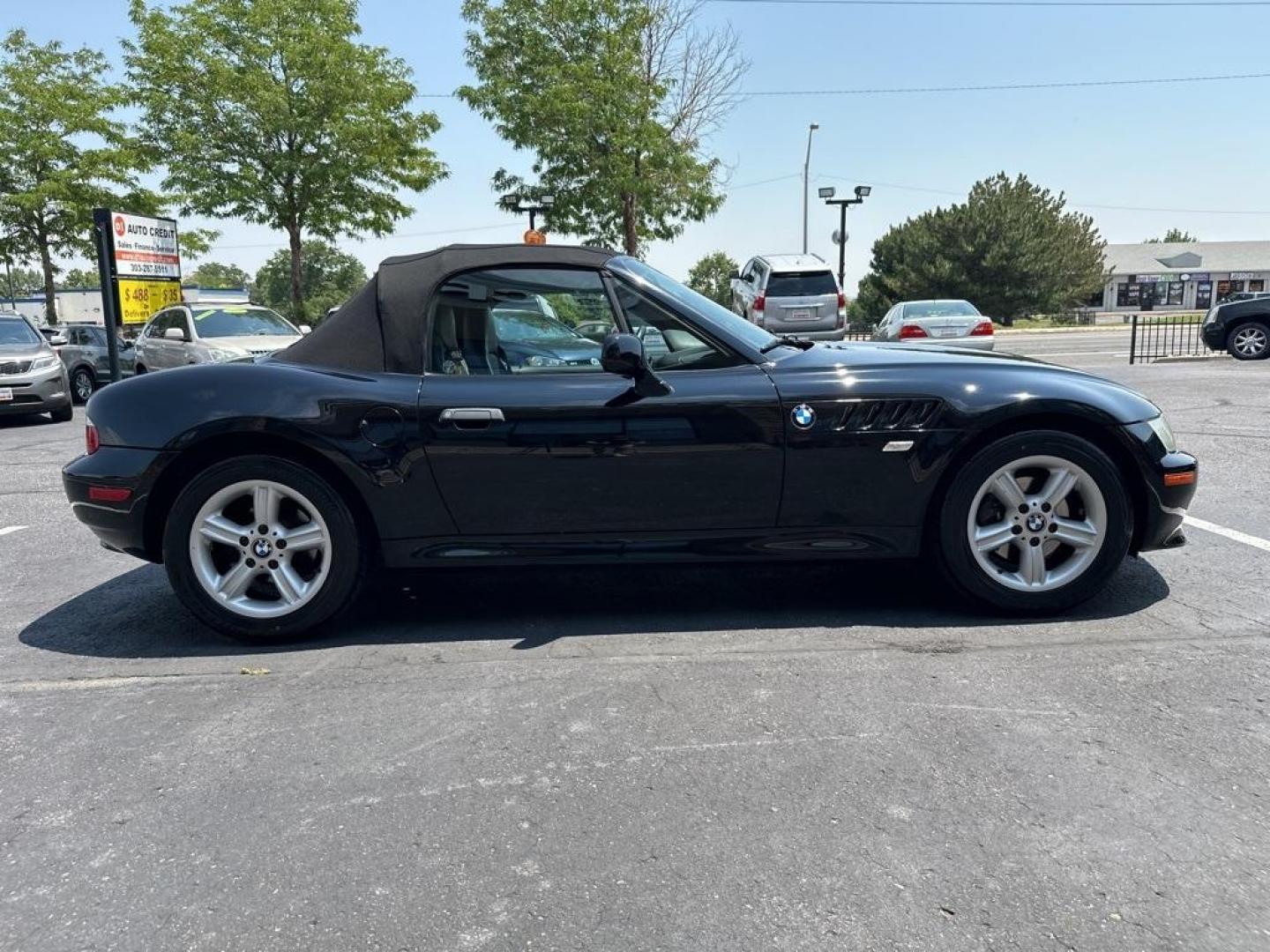 2001 Jet Black /Black BMW Z3 2.5i (WBACN33461L) with an 2.5L I6 SMPI DOHC engine, Manual transmission, located at 8595 Washington St., Thornton, CO, 80229, (303) 287-5511, 39.852348, -104.978447 - 2001 BMW Z3 In unbelivable condition inside and out!! New clutch, New Struts, Fully serviced and in perfect running condition. Everything works as it should. No cracking on any seals anywher on the car. Seats and carpet look as if they have never been sat in. 4 keys and owners manual present. Afterm - Photo#2