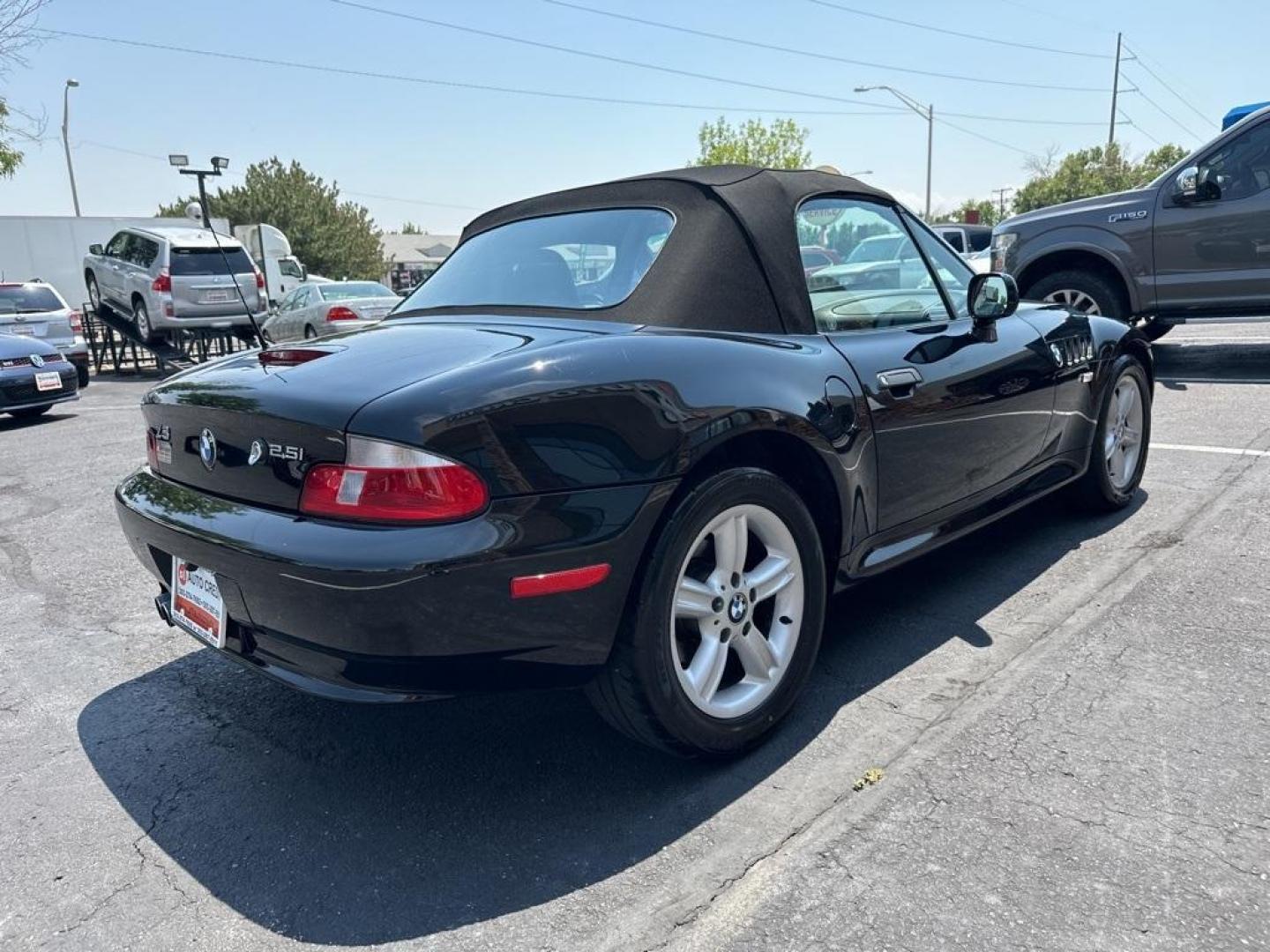 2001 Jet Black /Black BMW Z3 2.5i (WBACN33461L) with an 2.5L I6 SMPI DOHC engine, Manual transmission, located at 8595 Washington St., Thornton, CO, 80229, (303) 287-5511, 39.852348, -104.978447 - 2001 BMW Z3 In unbelivable condition inside and out!! New clutch, New Struts, Fully serviced and in perfect running condition. Everything works as it should. No cracking on any seals anywher on the car. Seats and carpet look as if they have never been sat in. 4 keys and owners manual present. Afterm - Photo#46