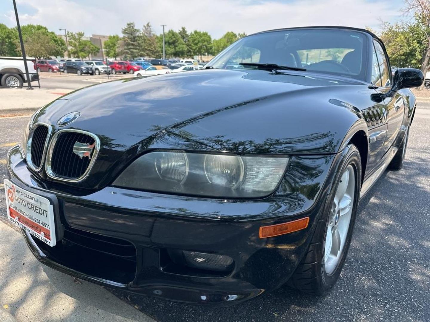 2001 Jet Black /Black BMW Z3 2.5i (WBACN33461L) with an 2.5L I6 SMPI DOHC engine, Manual transmission, located at 8595 Washington St., Thornton, CO, 80229, (303) 287-5511, 39.852348, -104.978447 - 2001 BMW Z3 In unbelivable condition inside and out!! New clutch, New Struts, Fully serviced and in perfect running condition. Everything works as it should. No cracking on any seals anywher on the car. Seats and carpet look as if they have never been sat in. 4 keys and owners manual present. Afterm - Photo#4