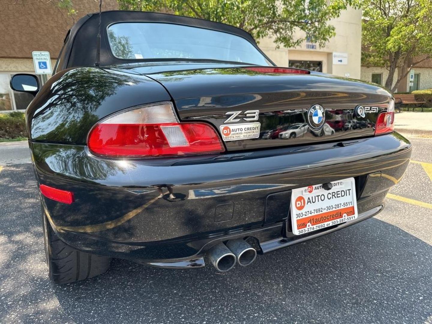 2001 Jet Black /Black BMW Z3 2.5i (WBACN33461L) with an 2.5L I6 SMPI DOHC engine, Manual transmission, located at 8595 Washington St., Thornton, CO, 80229, (303) 287-5511, 39.852348, -104.978447 - 2001 BMW Z3 In unbelivable condition inside and out!! New clutch, New Struts, Fully serviced and in perfect running condition. Everything works as it should. No cracking on any seals anywher on the car. Seats and carpet look as if they have never been sat in. 4 keys and owners manual present. Afterm - Photo#7