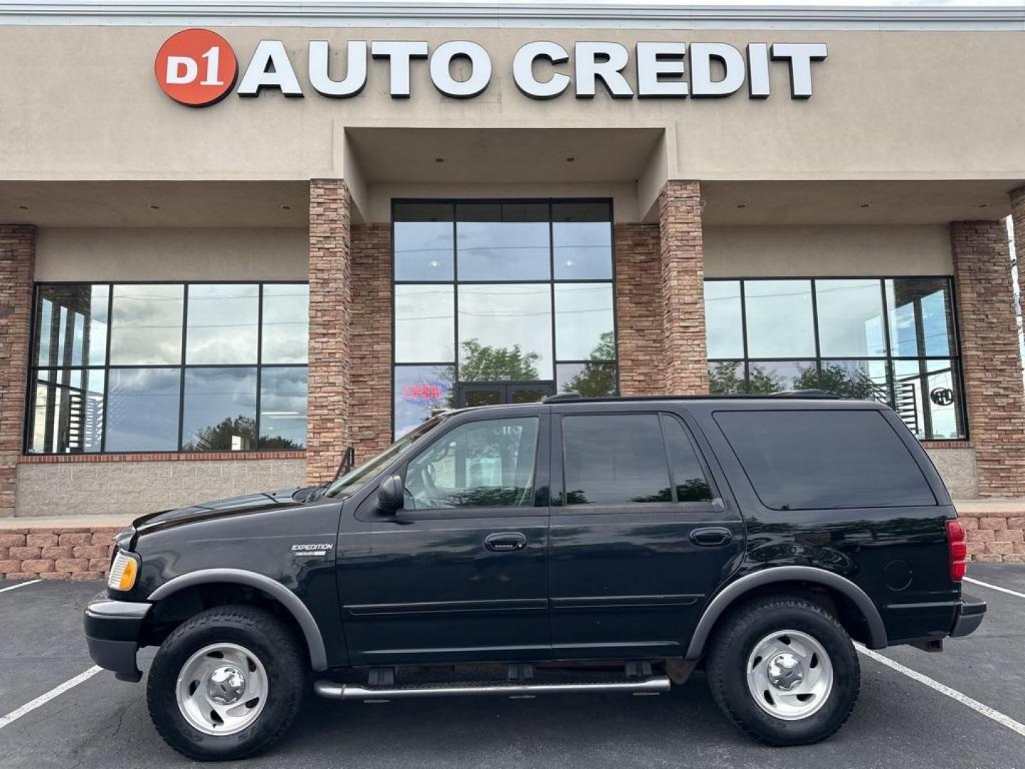 2001 Black Clearcoat /Gray Ford Expedition XLT (1FMFU16L41L) with an 5.4L SOHC engine, Automatic transmission, located at 8595 Washington St., Thornton, CO, 80229, (303) 287-5511, 39.852348, -104.978447 - 2001 Ford Expedition XLT 4X4<br><br>All Cars Have Clean Titles And Are Serviced Before Sale., Clean Carfax, No Accident, Non Smoker, No Pet Odor Or Hair, 5.4L SOHC, 4WD.<br><br>D1 Auto NEVER charges dealer fees! All cars have clean titles and have been inspected for mechanical issues. We have financ - Photo#0