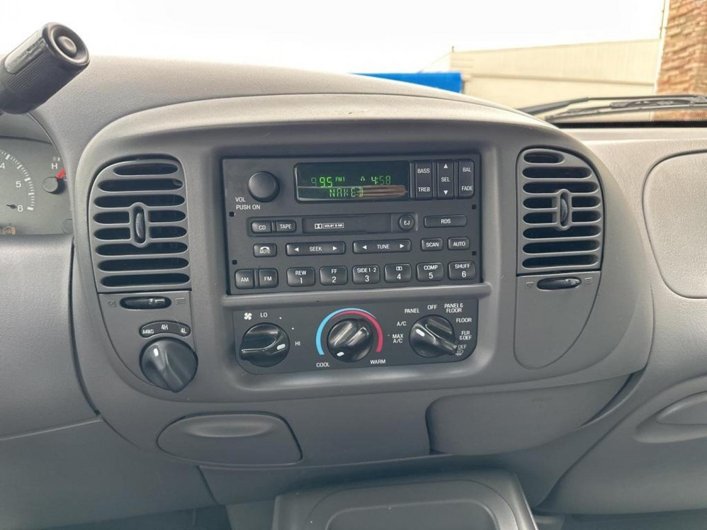 2001 Black Clearcoat /Gray Ford Expedition XLT (1FMFU16L41L) with an 5.4L SOHC engine, Automatic transmission, located at 8595 Washington St., Thornton, CO, 80229, (303) 287-5511, 39.852348, -104.978447 - 2001 Ford Expedition XLT 4X4<br><br>All Cars Have Clean Titles And Are Serviced Before Sale., Clean Carfax, No Accident, Non Smoker, No Pet Odor Or Hair, 5.4L SOHC, 4WD.<br><br>D1 Auto NEVER charges dealer fees! All cars have clean titles and have been inspected for mechanical issues. We have financ - Photo#18