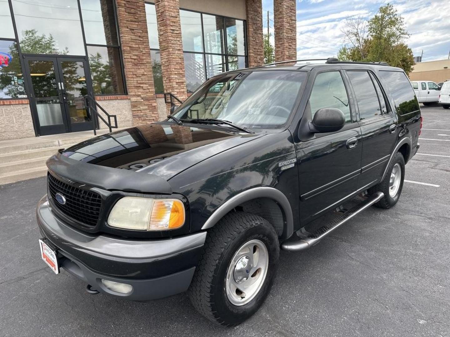 2001 Black Clearcoat /Gray Ford Expedition XLT (1FMFU16L41L) with an 5.4L SOHC engine, Automatic transmission, located at 8595 Washington St., Thornton, CO, 80229, (303) 287-5511, 39.852348, -104.978447 - 2001 Ford Expedition XLT 4X4<br><br>All Cars Have Clean Titles And Are Serviced Before Sale., Clean Carfax, No Accident, Non Smoker, No Pet Odor Or Hair, 5.4L SOHC, 4WD.<br><br>D1 Auto NEVER charges dealer fees! All cars have clean titles and have been inspected for mechanical issues. We have financ - Photo#1