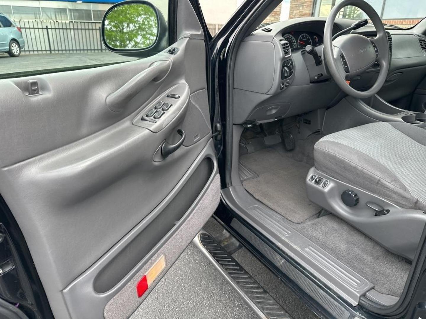 2001 Black Clearcoat /Gray Ford Expedition XLT (1FMFU16L41L) with an 5.4L SOHC engine, Automatic transmission, located at 8595 Washington St., Thornton, CO, 80229, (303) 287-5511, 39.852348, -104.978447 - 2001 Ford Expedition XLT 4X4<br><br>All Cars Have Clean Titles And Are Serviced Before Sale., Clean Carfax, No Accident, Non Smoker, No Pet Odor Or Hair, 5.4L SOHC, 4WD.<br><br>D1 Auto NEVER charges dealer fees! All cars have clean titles and have been inspected for mechanical issues. We have financ - Photo#23