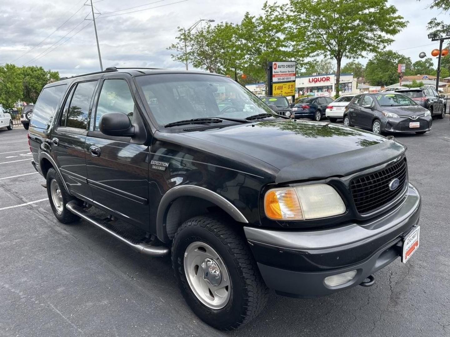 2001 Black Clearcoat /Gray Ford Expedition XLT (1FMFU16L41L) with an 5.4L SOHC engine, Automatic transmission, located at 8595 Washington St., Thornton, CO, 80229, (303) 287-5511, 39.852348, -104.978447 - 2001 Ford Expedition XLT 4X4<br><br>All Cars Have Clean Titles And Are Serviced Before Sale., Clean Carfax, No Accident, Non Smoker, No Pet Odor Or Hair, 5.4L SOHC, 4WD.<br><br>D1 Auto NEVER charges dealer fees! All cars have clean titles and have been inspected for mechanical issues. We have financ - Photo#3