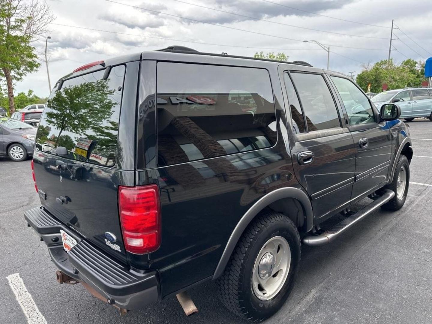 2001 Black Clearcoat /Gray Ford Expedition XLT (1FMFU16L41L) with an 5.4L SOHC engine, Automatic transmission, located at 8595 Washington St., Thornton, CO, 80229, (303) 287-5511, 39.852348, -104.978447 - 2001 Ford Expedition XLT 4X4<br><br>All Cars Have Clean Titles And Are Serviced Before Sale., Clean Carfax, No Accident, Non Smoker, No Pet Odor Or Hair, 5.4L SOHC, 4WD.<br><br>D1 Auto NEVER charges dealer fees! All cars have clean titles and have been inspected for mechanical issues. We have financ - Photo#5