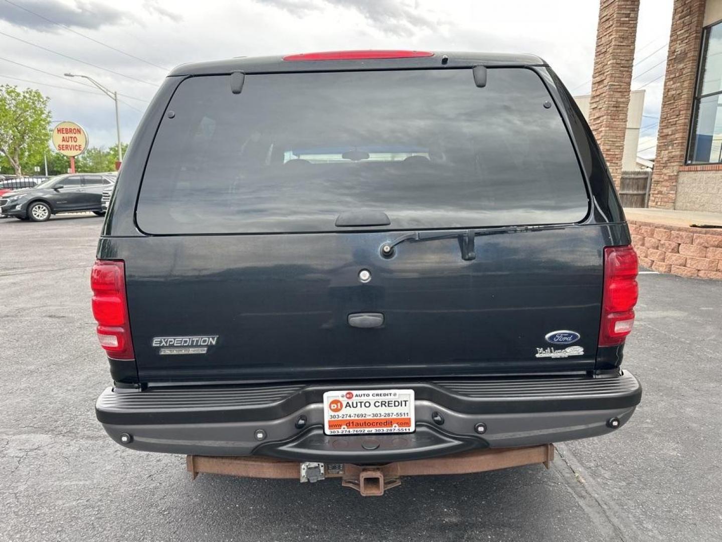 2001 Black Clearcoat /Gray Ford Expedition XLT (1FMFU16L41L) with an 5.4L SOHC engine, Automatic transmission, located at 8595 Washington St., Thornton, CO, 80229, (303) 287-5511, 39.852348, -104.978447 - 2001 Ford Expedition XLT 4X4<br><br>All Cars Have Clean Titles And Are Serviced Before Sale., Clean Carfax, No Accident, Non Smoker, No Pet Odor Or Hair, 5.4L SOHC, 4WD.<br><br>D1 Auto NEVER charges dealer fees! All cars have clean titles and have been inspected for mechanical issues. We have financ - Photo#6