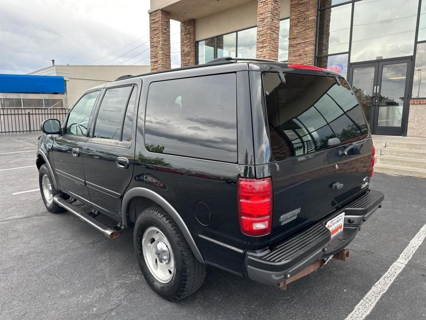 2001 Black Clearcoat /Gray Ford Expedition XLT (1FMFU16L41L) with an 5.4L SOHC engine, Automatic transmission, located at 8595 Washington St., Thornton, CO, 80229, (303) 287-5511, 39.852348, -104.978447 - 2001 Ford Expedition XLT 4X4<br><br>All Cars Have Clean Titles And Are Serviced Before Sale., Clean Carfax, No Accident, Non Smoker, No Pet Odor Or Hair, 5.4L SOHC, 4WD.<br><br>D1 Auto NEVER charges dealer fees! All cars have clean titles and have been inspected for mechanical issues. We have financ - Photo#7