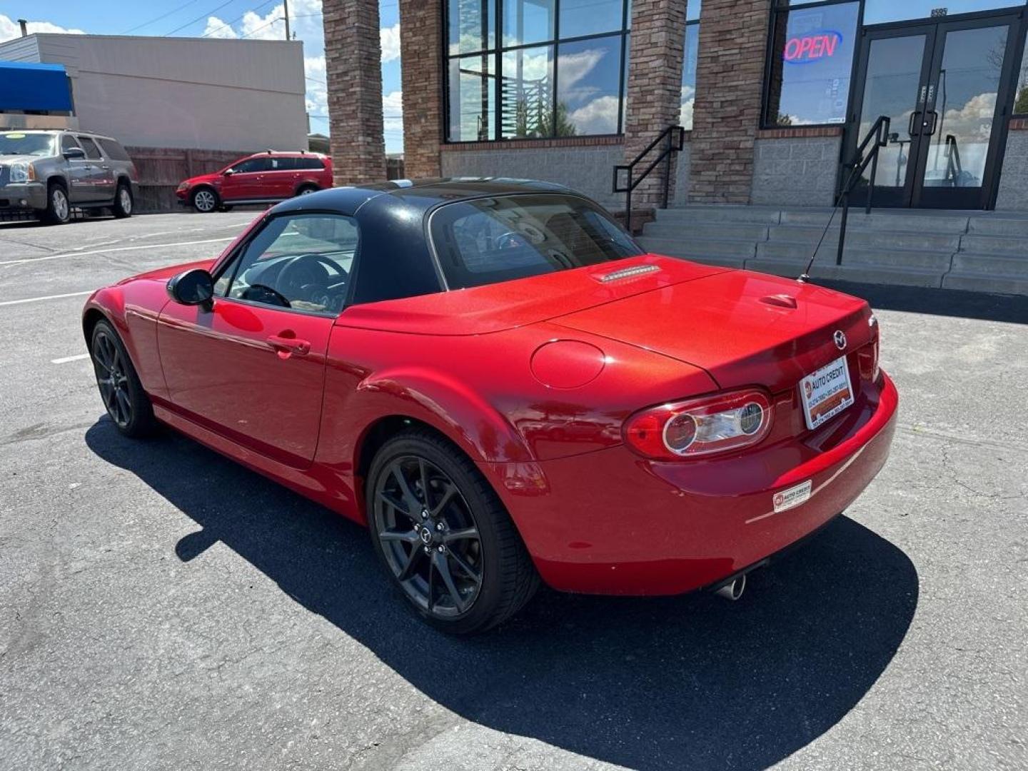 2012 Velocity Red Mica /Black Mazda Miata PRHT Special Edition (JM1NC2SF7C0) with an 2.0L I4 DOHC VVT 16V engine, Automatic transmission, located at 8595 Washington St., Thornton, CO, 80229, (303) 287-5511, 39.852348, -104.978447 - 2012 Mazda Miata Special Edition, Hard Top!! Only 31k Miles. Only 450 sold in the United States. Velocity Red Mica with retractible hard top convertible. <br><br>All Cars Have Clean Titles And Are Serviced Before Sale., Leather, Heated Seats, Bluetooth/ With Bluetooth Audio, Non Smoker, No Pet Odor - Photo#8