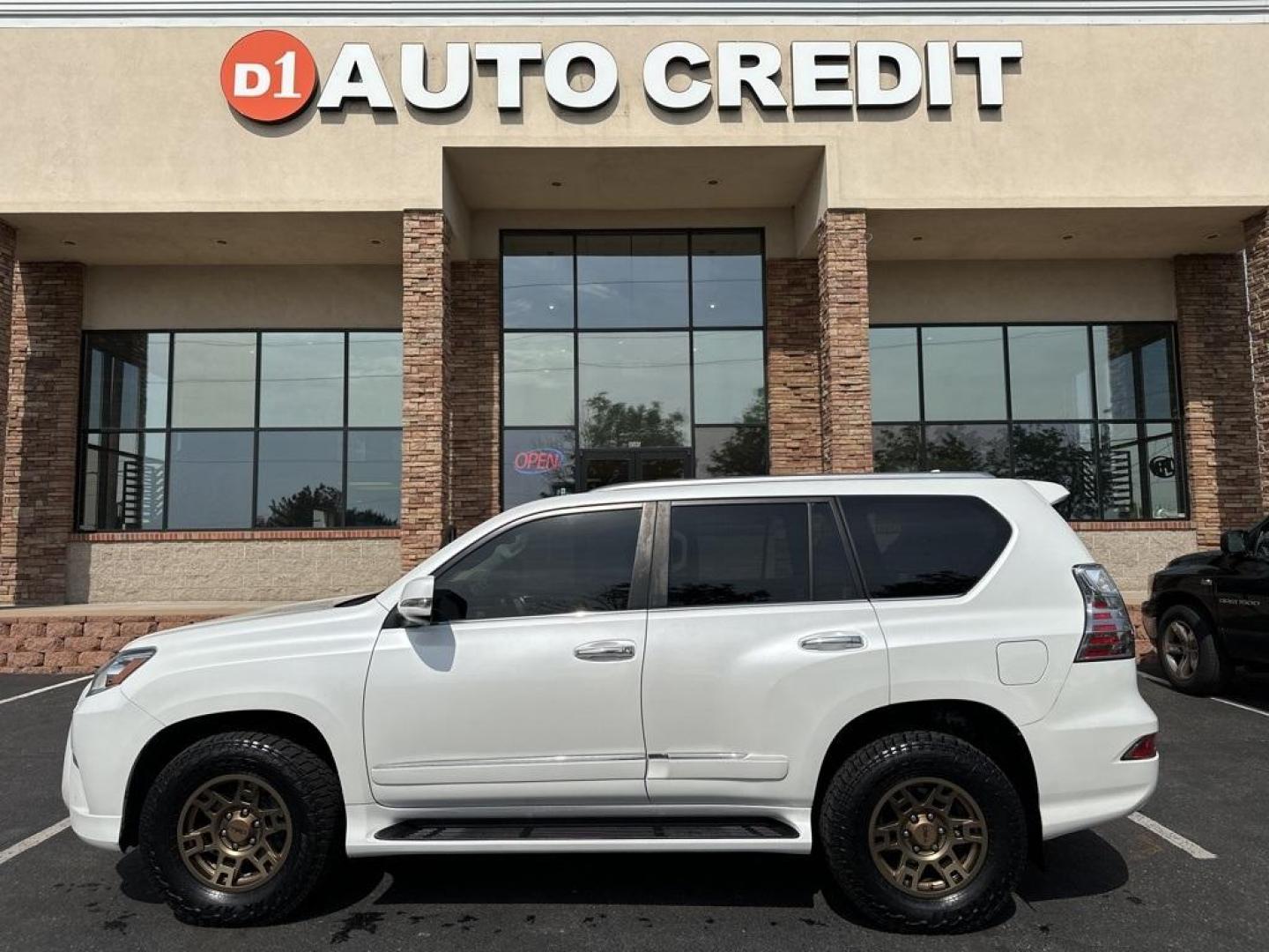 2015 Starfire Pearl /Ecru Lexus GX 460 (JTJBM7FX4F5) with an 4.6L V8 DOHC Dual VVT-i 32V engine, Automatic transmission, located at 8595 Washington St., Thornton, CO, 80229, (303) 287-5511, 39.852348, -104.978447 - 2015 Lexus GX 460 With TRD Wheels, Comfort Package.<br>Tons of service records on the Carfax.<br><br>All Cars Have Clean Titles And Are Serviced Before Sale., Blind Spot Monitoring, Backup Camera, Leather, Heated and Ventilated Seats, Bluetooth/ With Bluetooth Audio, Non Smoker, No Pet Odor Or Hair, - Photo#0