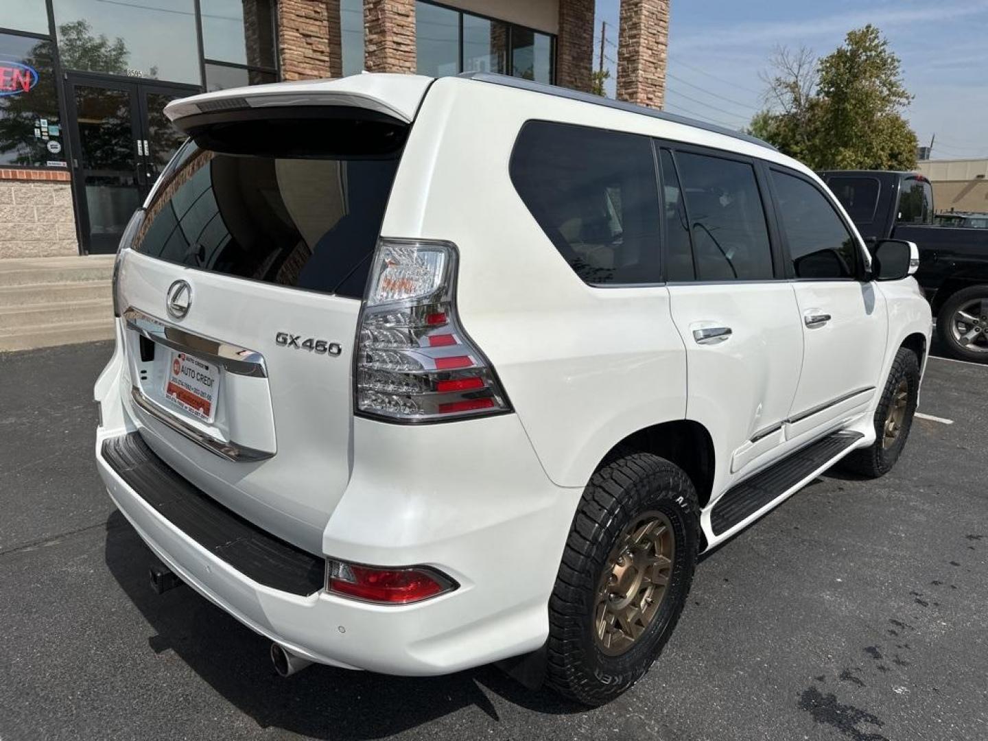 2015 Starfire Pearl /Ecru Lexus GX 460 (JTJBM7FX4F5) with an 4.6L V8 DOHC Dual VVT-i 32V engine, Automatic transmission, located at 8595 Washington St., Thornton, CO, 80229, (303) 287-5511, 39.852348, -104.978447 - 2015 Lexus GX 460 With TRD Wheels, Comfort Package.<br>Tons of service records on the Carfax.<br><br>All Cars Have Clean Titles And Are Serviced Before Sale., Blind Spot Monitoring, Backup Camera, Leather, Heated and Ventilated Seats, Bluetooth/ With Bluetooth Audio, Non Smoker, No Pet Odor Or Hair, - Photo#4