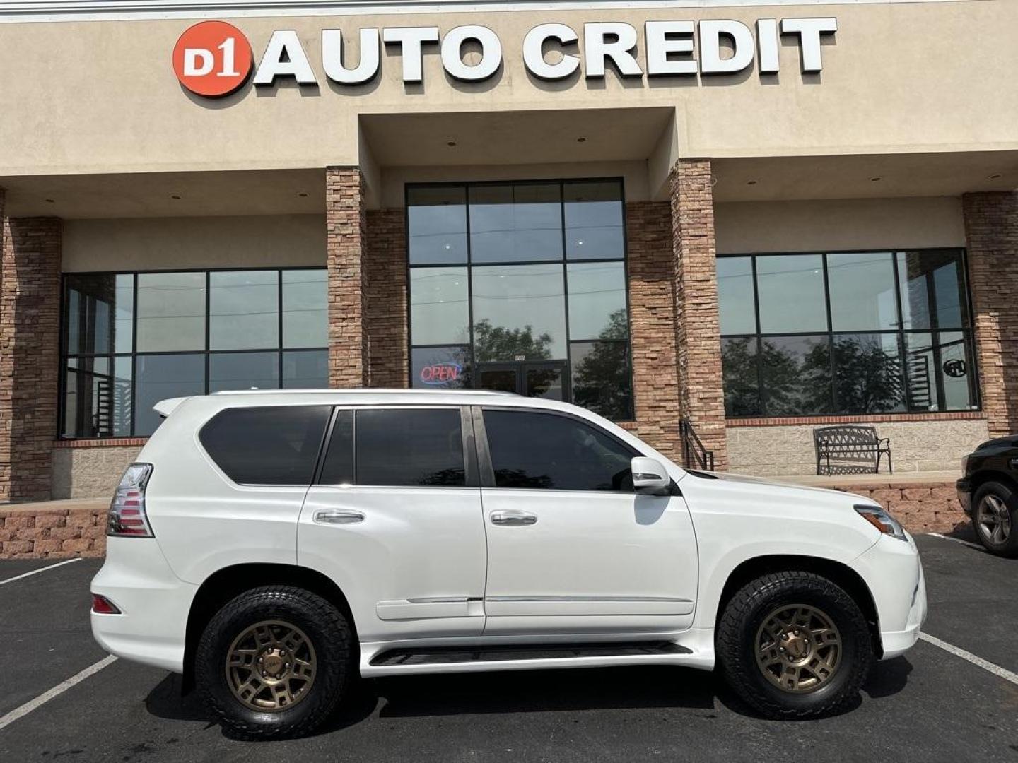 2015 Starfire Pearl /Ecru Lexus GX 460 (JTJBM7FX4F5) with an 4.6L V8 DOHC Dual VVT-i 32V engine, Automatic transmission, located at 8595 Washington St., Thornton, CO, 80229, (303) 287-5511, 39.852348, -104.978447 - 2015 Lexus GX 460 With TRD Wheels, Comfort Package.<br>Tons of service records on the Carfax.<br><br>All Cars Have Clean Titles And Are Serviced Before Sale., Blind Spot Monitoring, Backup Camera, Leather, Heated and Ventilated Seats, Bluetooth/ With Bluetooth Audio, Non Smoker, No Pet Odor Or Hair, - Photo#5