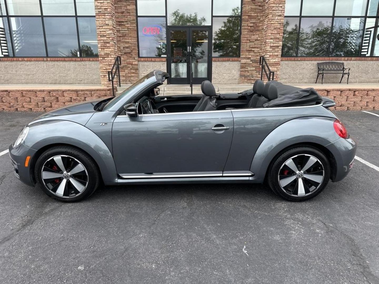 2015 Platinum Gray Metallic/Black Roof /Black Quartz Volkswagen Beetle 2.0T R-Line (3VW7S7AT4FM) with an 2.0L TSI 210 hp engine, Automatic transmission, located at 8595 Washington St., Thornton, CO, 80229, (303) 287-5511, 39.852348, -104.978447 - 2015 Volkswagen Beetle Convertible In unbelievable condition. This car shows absoulutley no signs of wear and has all its accessories. Fully serviced, new brakes, new tires. Very fun and fast. No accidents.<br>All Cars Have Clean Titles And Are Serviced Before Sale., Clean Carfax, No Accident, All B - Photo#7