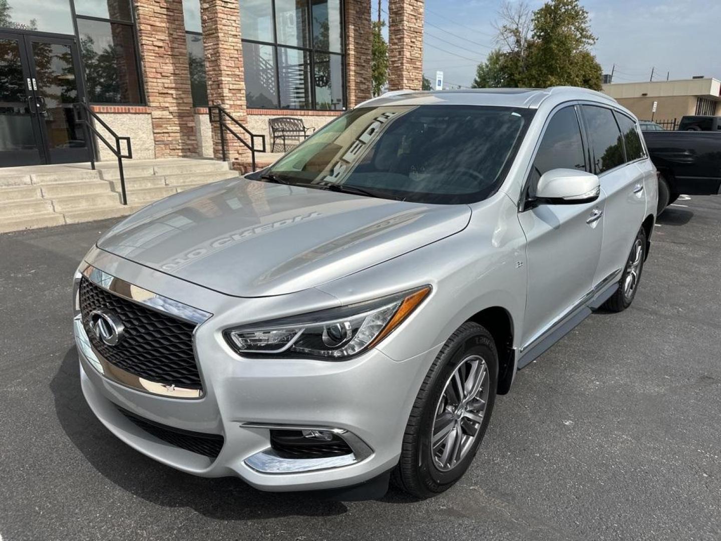 2019 Liquid Platinum /Graphite INFINITI QX60 LUXE (5N1DL0MM2KC) with an 3.5L V6 engine, CVT transmission, located at 8595 Washington St., Thornton, CO, 80229, (303) 287-5511, 39.852348, -104.978447 - 2019 INFINITI QX60, All Wheel Drive, 3rd Row Seat and in mint condition inside and out! <br>All Cars Have Clean Titles And Are Serviced Before Sale., <br>Clean Carfax, No Accident, Apple/Android Car Play, Blind Spot Monitoring, Backup Camera, Leather, Heated Seats, Bluetooth/ With Bluetooth Audio, N - Photo#1