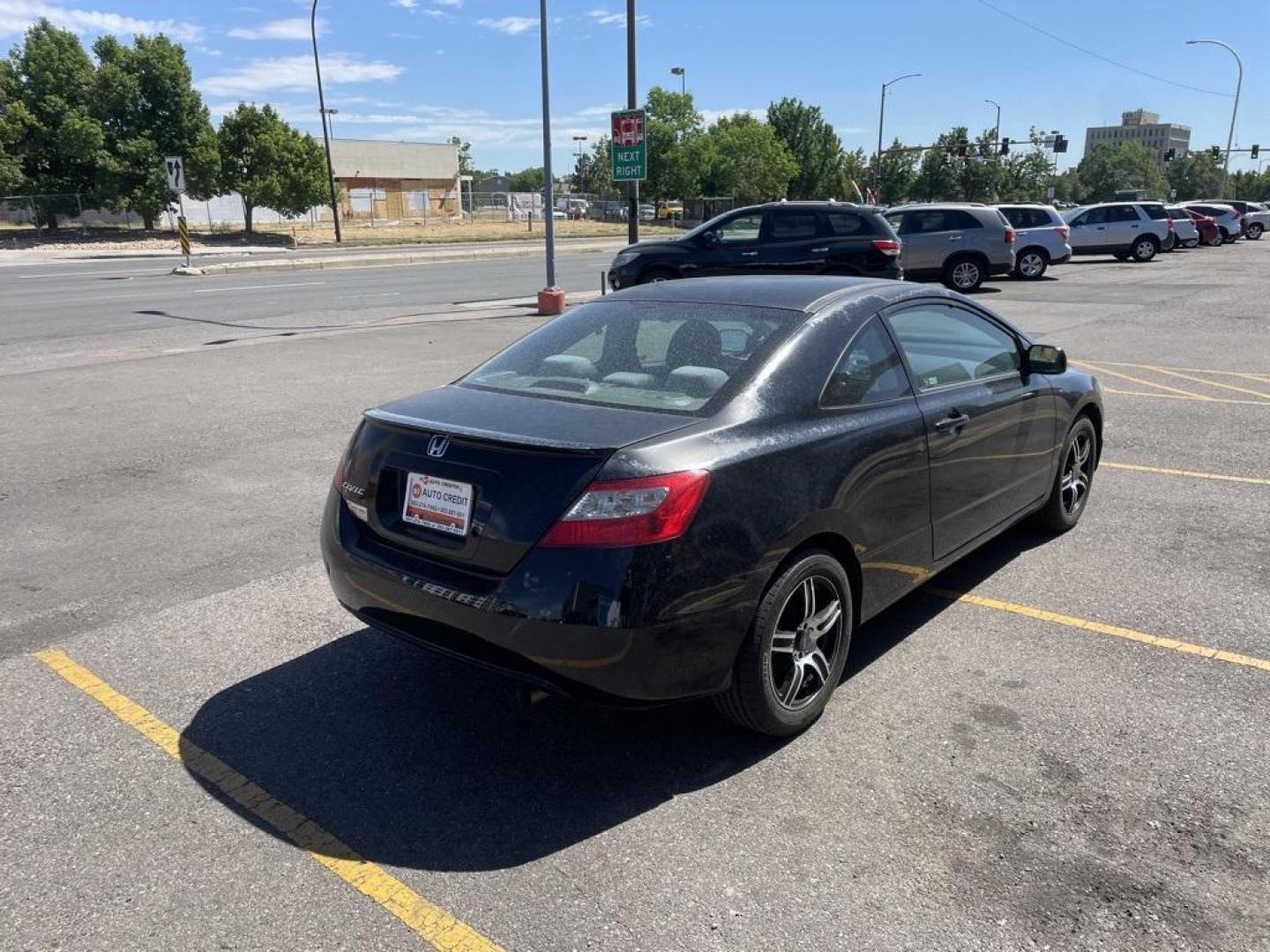 2011 Crystal Black Pearl Honda Civic LX (2HGFG1A6XBH) with an 1.8L I4 SOHC 16V i-VTEC engine, Manual transmission, located at 8595 Washington St., Thornton, CO, 80229, (303) 287-5511, 39.852348, -104.978447 - 2011 Honda Civic<br><br>D1 Auto NEVER charges dealer fees! All cars have clean titles and have been inspected for mechanical issues. We have financing for everyone. Good credit, bad credit, first time buyers.<br>Clean CARFAX.<br>Please call Lakewood Location 303-274-7692 or Thornton 303-287-5511 to - Photo#4