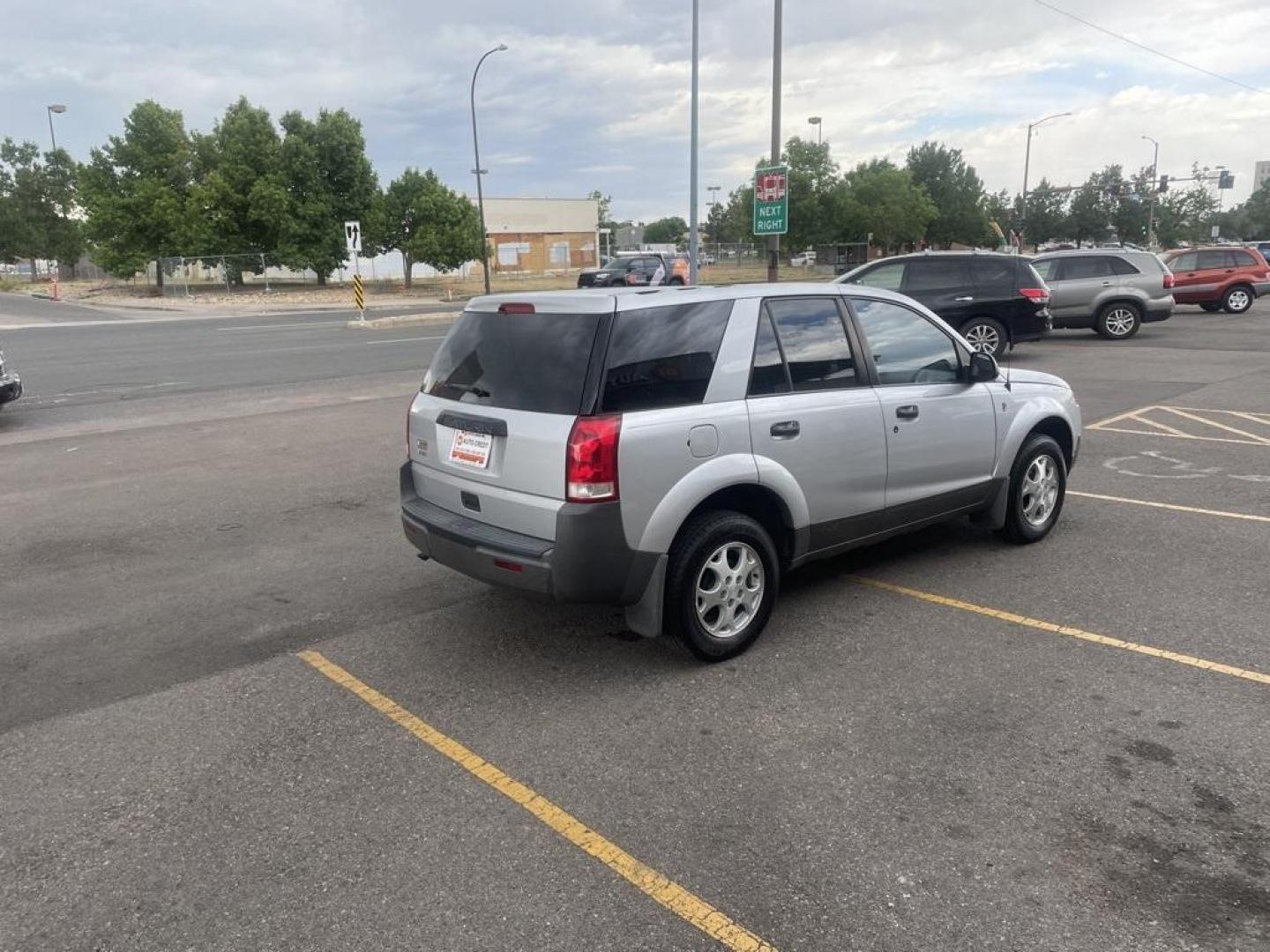 2004 Silver Nickel /Grey Saturn VUE Base (5GZCZ23DX4S) with an 2.2L I4 MPI DOHC engine, Manual transmission, located at 8595 Washington St., Thornton, CO, 80229, (303) 287-5511, 39.852348, -104.978447 - 2004 Saturn VUE<br><br>D1 Auto NEVER charges dealer fees! All cars have clean titles and have been inspected for mechanical issues. We have financing for everyone. Good credit, bad credit, first time buyers.<br>CARFAX One-Owner.<br>Please call Lakewood Location 303-274-7692 or Thornton 303-287-5511 - Photo#5