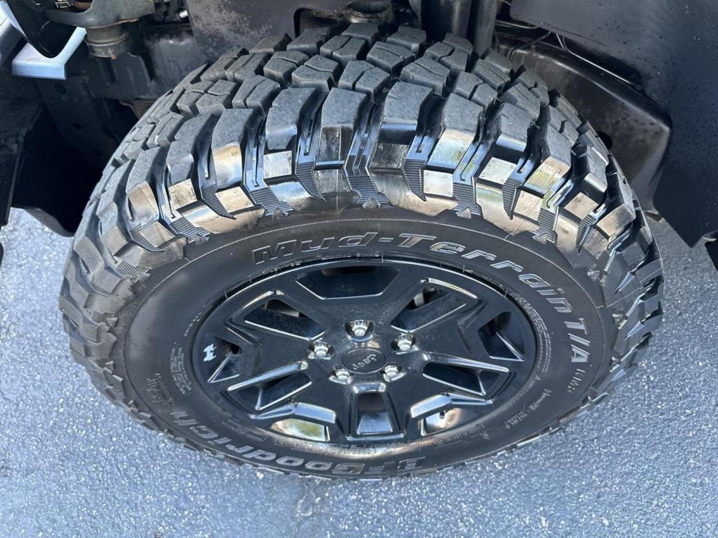 2017 Rhino Clearcoat /Black Jeep Wrangler Willys Wheeler (1C4GJWAG1HL) with an 3.6L V6 24V VVT engine, Automatic transmission, located at 8595 Washington St., Thornton, CO, 80229, (303) 287-5511, 39.852348, -104.978447 - 2017 Jeep Wrangler Willys with Wheeler Package in excellent condition with no signs of off road use. Loaded with power windows and locks, Bluetooth, Cruise Control, A/C and more. <br><br>All Cars Have Clean Titles And Are Serviced Before Sale., Clean Carfax, No Accident, New Tires, 4WD, Rhino Clear - Photo#17