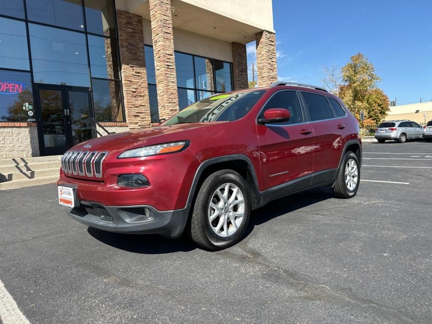 2017 Deep Cherry Red Crystal Pearlcoat /Black Jeep Cherokee Latitude (1C4PJMCB9HW) with an 2.4L I4 MultiAir engine, Automatic transmission, located at 10890 W. Colfax Ave., Lakewood, CO, 80215, (303) 274-7692, 39.739914, -105.120132 - 2017 Jeep Cherokee 4WDD1 Auto NEVER charges dealer fees! All cars have clean titles and have been inspected for mechanical issues. We have financing for everyone. Good credit, bad credit, first time buyers.Clean CARFAX.Please call Lakewood Location 303-274-7692 or Thornton 303-287-5511 to schedule a - Photo#1