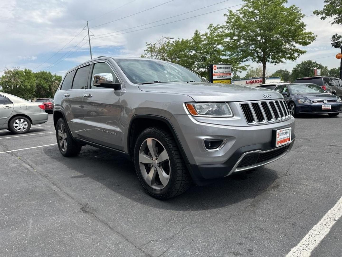 2014 Billet Silver Metallic Clearcoat /Black Jeep Grand Cherokee Limited (1C4RJFBG7EC) with an 3.6L V6 Flex Fuel 24V VVT engine, Automatic transmission, located at 8595 Washington St., Thornton, CO, 80229, (303) 287-5511, 39.852348, -104.978447 - 2014 Jeep Grand Cherokee, One Owner, Colorado car and a non smoker, non pet car. Limited, 4x4 with very low miles and in excellent condition. Fully serviced including new tires. <br>All Cars Have Clean Titles And Are Serviced Before Sale., All Books and Keys, New Tires, Backup Camera, Leather, Heate - Photo#3