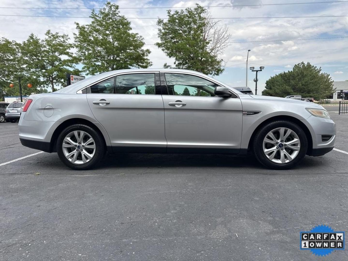 2011 Ingot Silver Metallic /Light Stone Ford Taurus SEL (1FAHP2EW4BG) with an Duratec 3.5L V6 engine, Automatic transmission, located at 8595 Washington St., Thornton, CO, 80229, (303) 287-5511, 39.852348, -104.978447 - 2011 Ford Taurus, One Owner, Clean Title and fully serviced in excellent condition inside and out! <br><br>All Cars Have Clean Titles And Are Serviced Before Sale., CarfaxOne Owner, No Accidents, All Books and Keys, New Tires, Backup Camera, Bluetooth/ With Bluetooth Audio, Power Seats, Non Smoker, - Photo#4