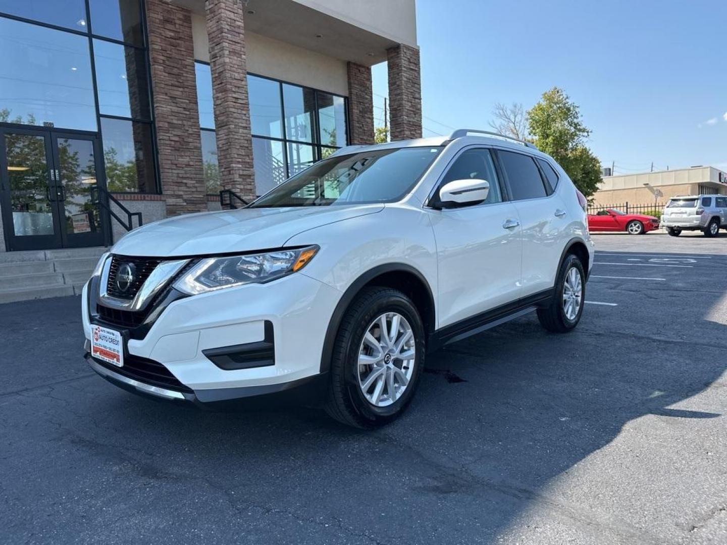 2018 Pearl White /Charcoal Nissan Rogue SV (KNMAT2MVXJP) with an 2.5L I4 DOHC 16V engine, CVT transmission, located at 8595 Washington St., Thornton, CO, 80229, (303) 287-5511, 39.852348, -104.978447 - 2018 Nissan Rogue All Wheel Drive, ONE OWNER with no accidents. Very clean inside and out, Non smoker, Non pet car. <br><br>All Cars Have Clean Titles And Are Serviced Before Sale., CarfaxOne Owner, No Accidents, Apple/Android Car Play, All Books and Keys, Backup Camera, Bluetooth/ With Bluetooth Au - Photo#1