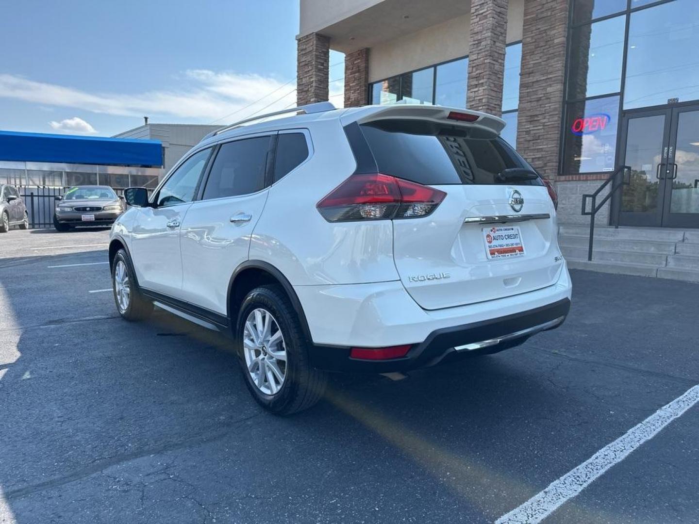 2018 Pearl White /Charcoal Nissan Rogue SV (KNMAT2MVXJP) with an 2.5L I4 DOHC 16V engine, CVT transmission, located at 8595 Washington St., Thornton, CO, 80229, (303) 287-5511, 39.852348, -104.978447 - 2018 Nissan Rogue All Wheel Drive, ONE OWNER with no accidents. Very clean inside and out, Non smoker, Non pet car. <br><br>All Cars Have Clean Titles And Are Serviced Before Sale., CarfaxOne Owner, No Accidents, Apple/Android Car Play, All Books and Keys, Backup Camera, Bluetooth/ With Bluetooth Au - Photo#7