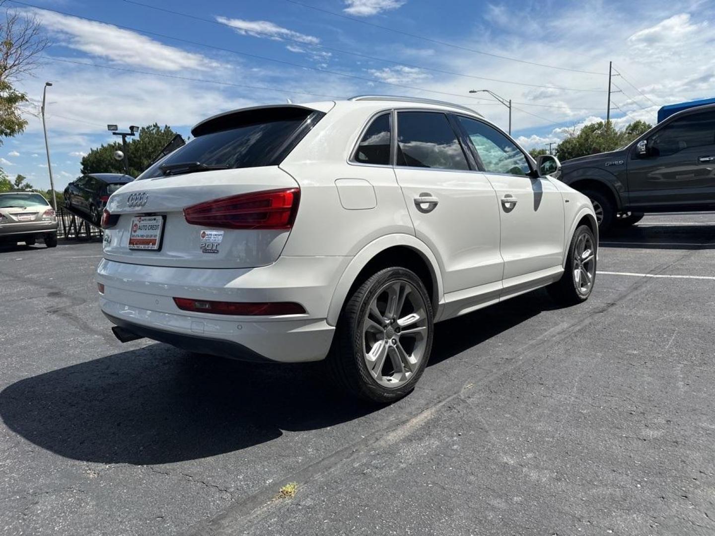 2018 Cortina White /Black Audi Q3 2.0T Premium Plus (WA1JCCFSXJR) with an 2.0L 4-Cylinder TFSI engine, Automatic transmission, located at 8595 Washington St., Thornton, CO, 80229, (303) 287-5511, 39.852348, -104.978447 - 2018 Audi Q3 Premium Plus, All Wheel Drive. This one is fully serviced including new tires. Veryclean inside and out showing pride of ownership. <br>All Cars Have Clean Titles And Are Serviced Before Sale., Clean Carfax, No Accident, Apple/Android Car Play, New Tires, Blind Spot Monitoring, Backup C - Photo#5