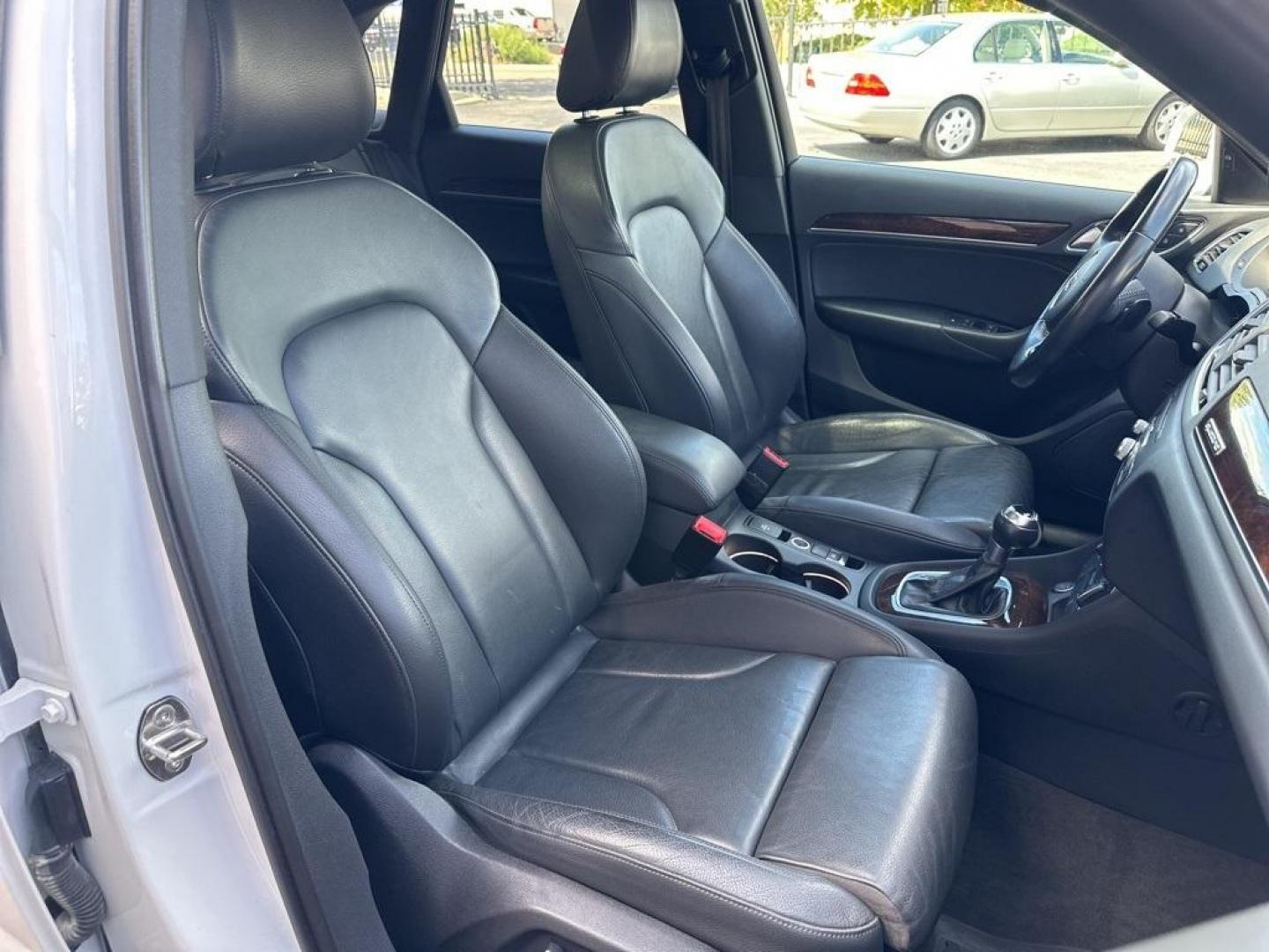 2018 Cortina White /Black Audi Q3 2.0T Premium Plus (WA1JCCFSXJR) with an 2.0L 4-Cylinder TFSI engine, Automatic transmission, located at 8595 Washington St., Thornton, CO, 80229, (303) 287-5511, 39.852348, -104.978447 - 2018 Audi Q3 Premium Plus with NO ACCIDENTS, clean Colorado tilte , All Wheel Drive. This one is fully serviced including new tires. Very clean inside and out showing pride of ownership. Loaded with, blind spot monitoring, Apple/Android Carplay, backup camera, heated leather seats, panoramic sun roo - Photo#16