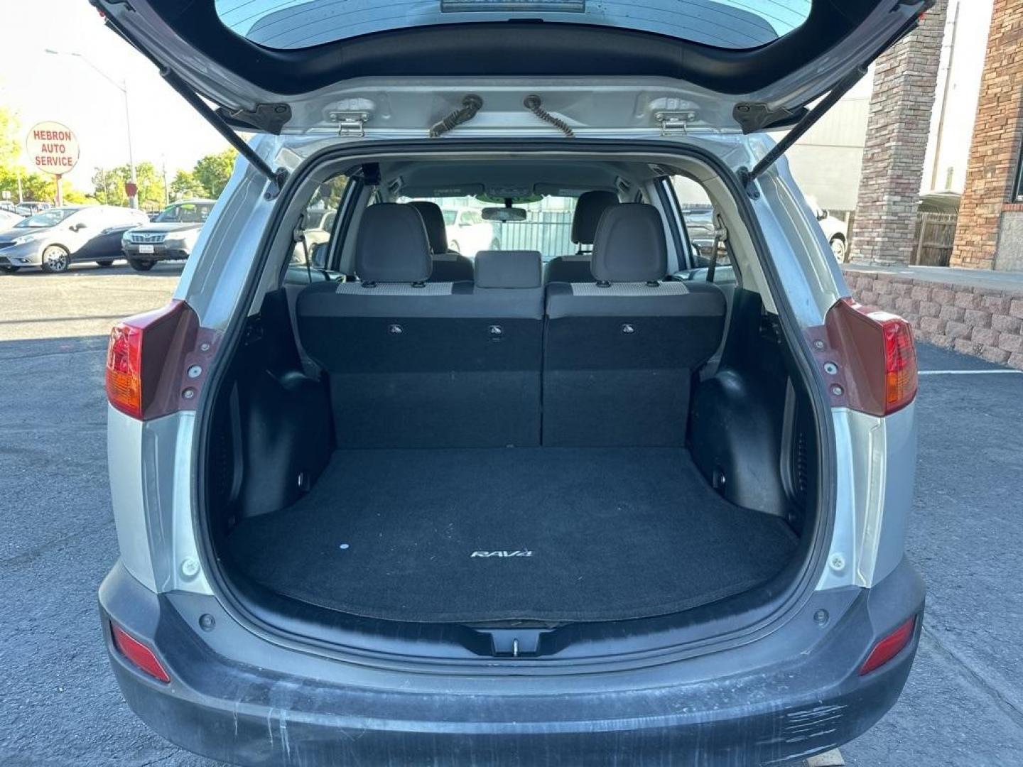 2013 Classic Silver Metallic Toyota RAV4 LE (JTMBFREV5D5) with an 2.5L 4-Cylinder DOHC Dual VVT-i engine, Automatic transmission, located at 8595 Washington St., Thornton, CO, 80229, (303) 287-5511, 39.852348, -104.978447 - 2013 Toyota RAV4<br><br>D1 Auto NEVER charges dealer fees! All cars have clean titles and have been inspected for mechanical issues. We have financing for everyone. Good credit, bad credit, first time buyers.<br>Odometer is 51091 miles below market average!<br>Please call Lakewood Location 303-274-7 - Photo#8