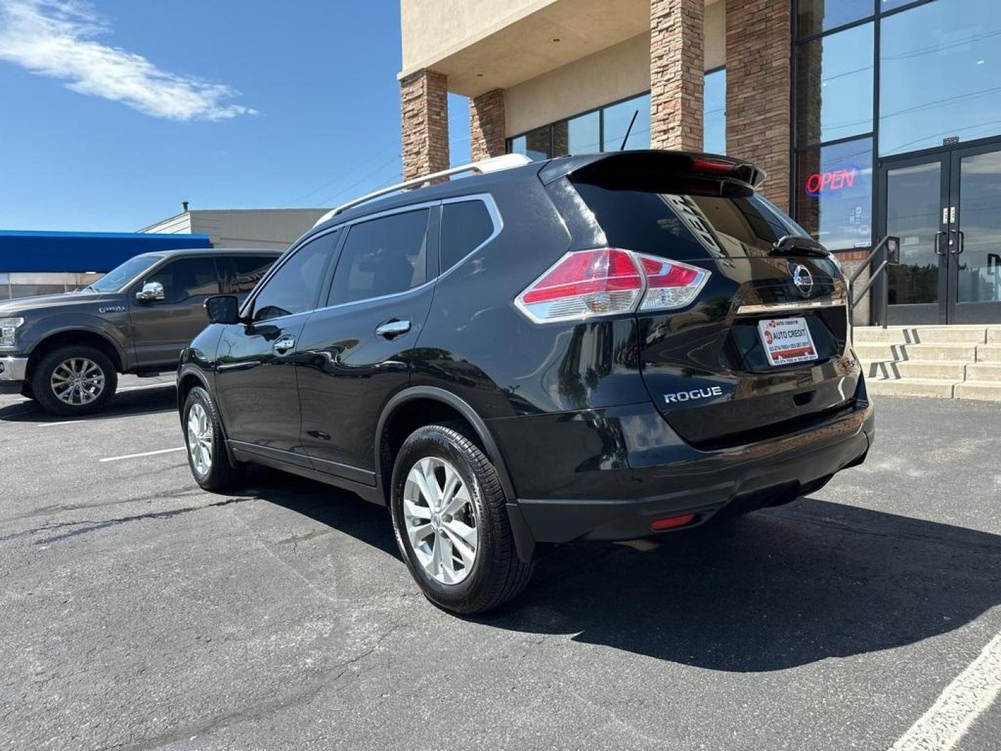 2016 Magnetic Black /Charcoal Nissan Rogue SV (KNMAT2MV5GP) with an 2.5L I4 DOHC 16V engine, CVT transmission, located at 8595 Washington St., Thornton, CO, 80229, (303) 287-5511, 39.852348, -104.978447 - 2016 Nissan Rogue SV, All Wheel Drive, fully serviced and ready for Colorado! Heated seats, blind spot detection, backup camera, Bluetooth and more. <br><br>All Cars Have Clean Titles And Are Serviced Before Sale., All Books and Keys, Blind Spot Monitoring, Backup Camera, Heated Seats, Bluetooth/ Wi - Photo#7