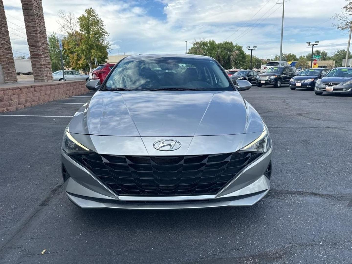 2021 Shimmering Silver Pearl /Black Hyundai Elantra SEL (5NPLM4AG9MH) with an 2.0L 4-Cylinder DOHC 16V engine, CVT transmission, located at 8595 Washington St., Thornton, CO, 80229, (303) 287-5511, 39.852348, -104.978447 - 2021 Hyundai Elantra One Owner, SEL loaded with, blind spot detection, Apple/Android Carplay, Lane departure warning, push button start and excellent fuel economy. <br><br>All Cars Have Clean Titles And Are Serviced Before Sale., CarfaxOne Owner, No Accidents, Apple/Android Car Play, Backup Camera, - Photo#2