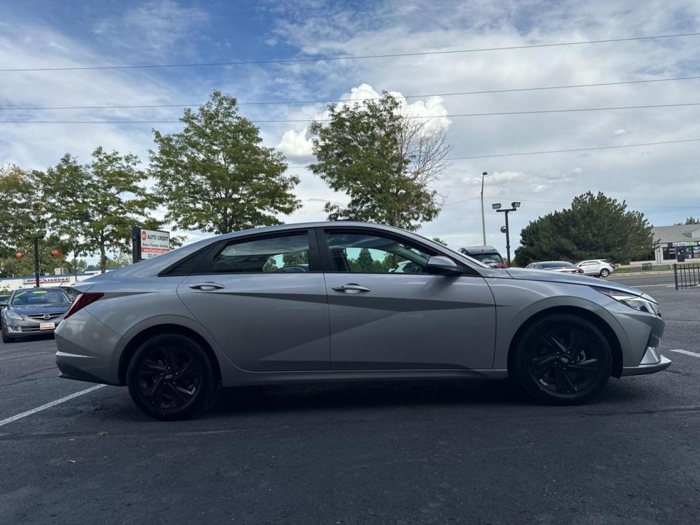 2021 Shimmering Silver Pearl /Black Hyundai Elantra SEL (5NPLM4AG9MH) with an 2.0L 4-Cylinder DOHC 16V engine, CVT transmission, located at 8595 Washington St., Thornton, CO, 80229, (303) 287-5511, 39.852348, -104.978447 - 2021 Hyundai Elantra One Owner, SEL loaded with, blind spot detection, Apple/Android Carplay, Lane departure warning, push button start and excellent fuel economy. <br><br>All Cars Have Clean Titles And Are Serviced Before Sale., CarfaxOne Owner, No Accidents, Apple/Android Car Play, Backup Camera, - Photo#4