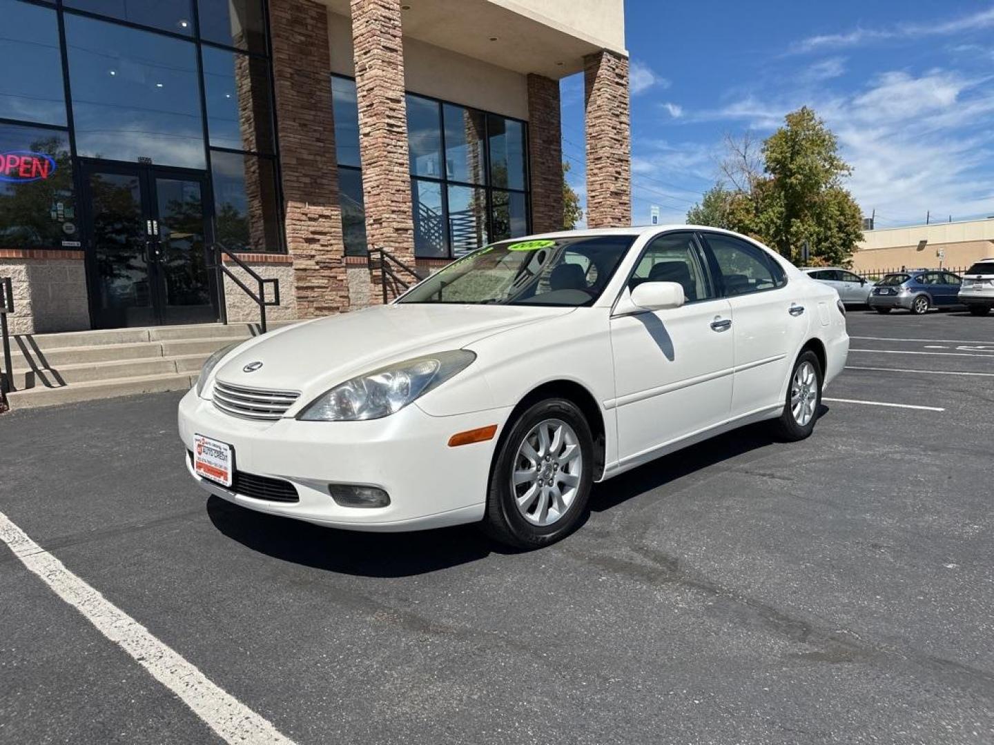 2004 White Lexus ES 330 (JTHBA30G245) with an 3.3L V6 SMPI DOHC engine, Automatic transmission, located at 8595 Washington St., Thornton, CO, 80229, (303) 287-5511, 39.852348, -104.978447 - 2004 Lexus ES<br><br>D1 Auto NEVER charges dealer fees! All cars have clean titles and have been inspected for mechanical issues. We have financing for everyone. Good credit, bad credit, first time buyers.<br>CARFAX One-Owner.<br>Please call Lakewood Location 303-274-7692 or Thornton 303-287-5511 to - Photo#7