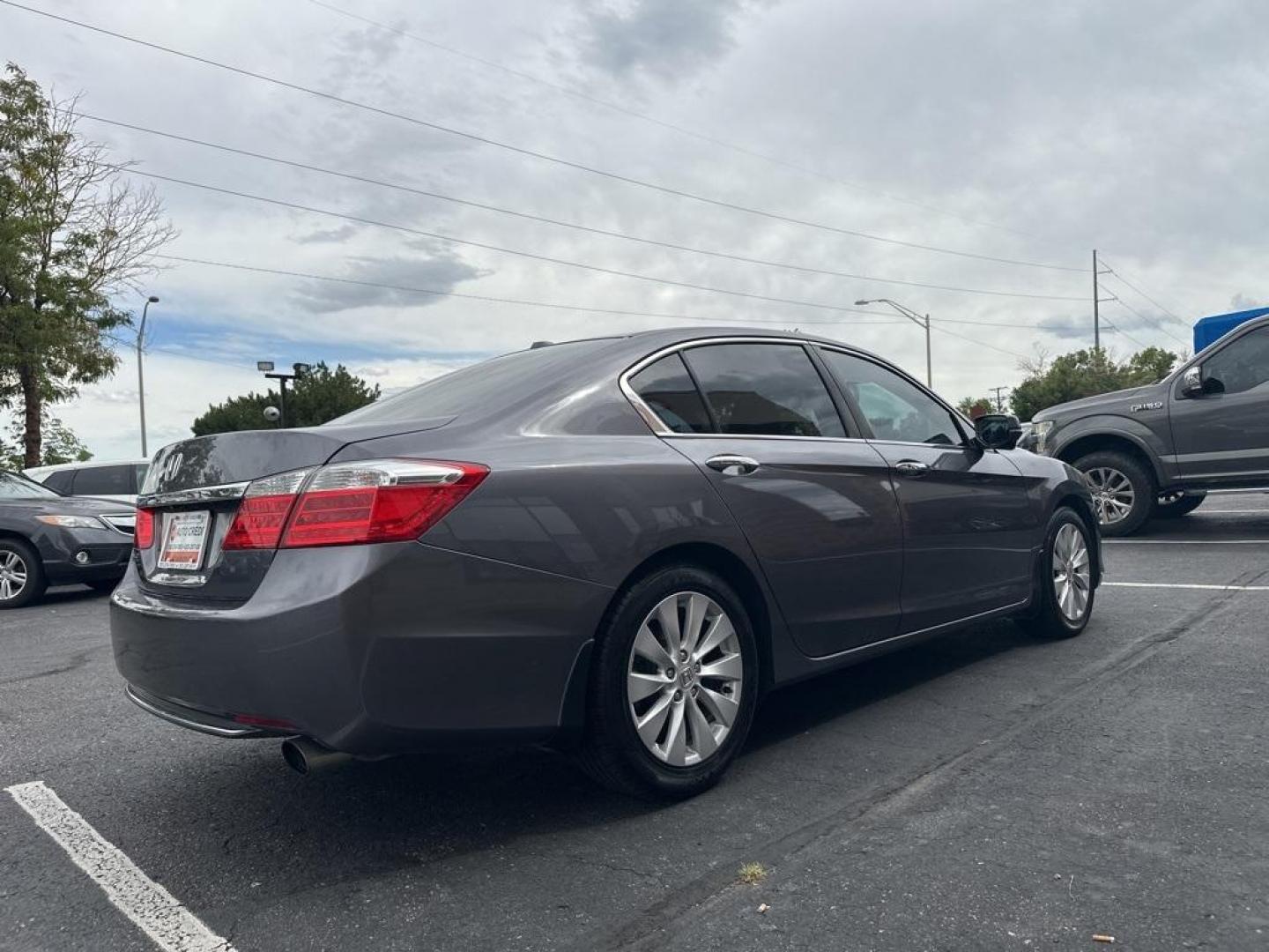 2015 Modern Steel Metallic /Gray Honda Accord EX-L (1HGCR2F80FA) with an 2.4L I4 DOHC i-VTEC 16V engine, CVT transmission, located at 8595 Washington St., Thornton, CO, 80229, (303) 287-5511, 39.852348, -104.978447 - 2015 Honda Accord in excellent condition inside and out. Clean title and really shows pride of ownership. Non smoker and loaded with, heaed leather seats, Bluetooth with Bluetooh audio to play your music, sun roof, 2 sets of floor mats, and fully serviced. <br>All Cars Have Clean Titles And Are Serv - Photo#5