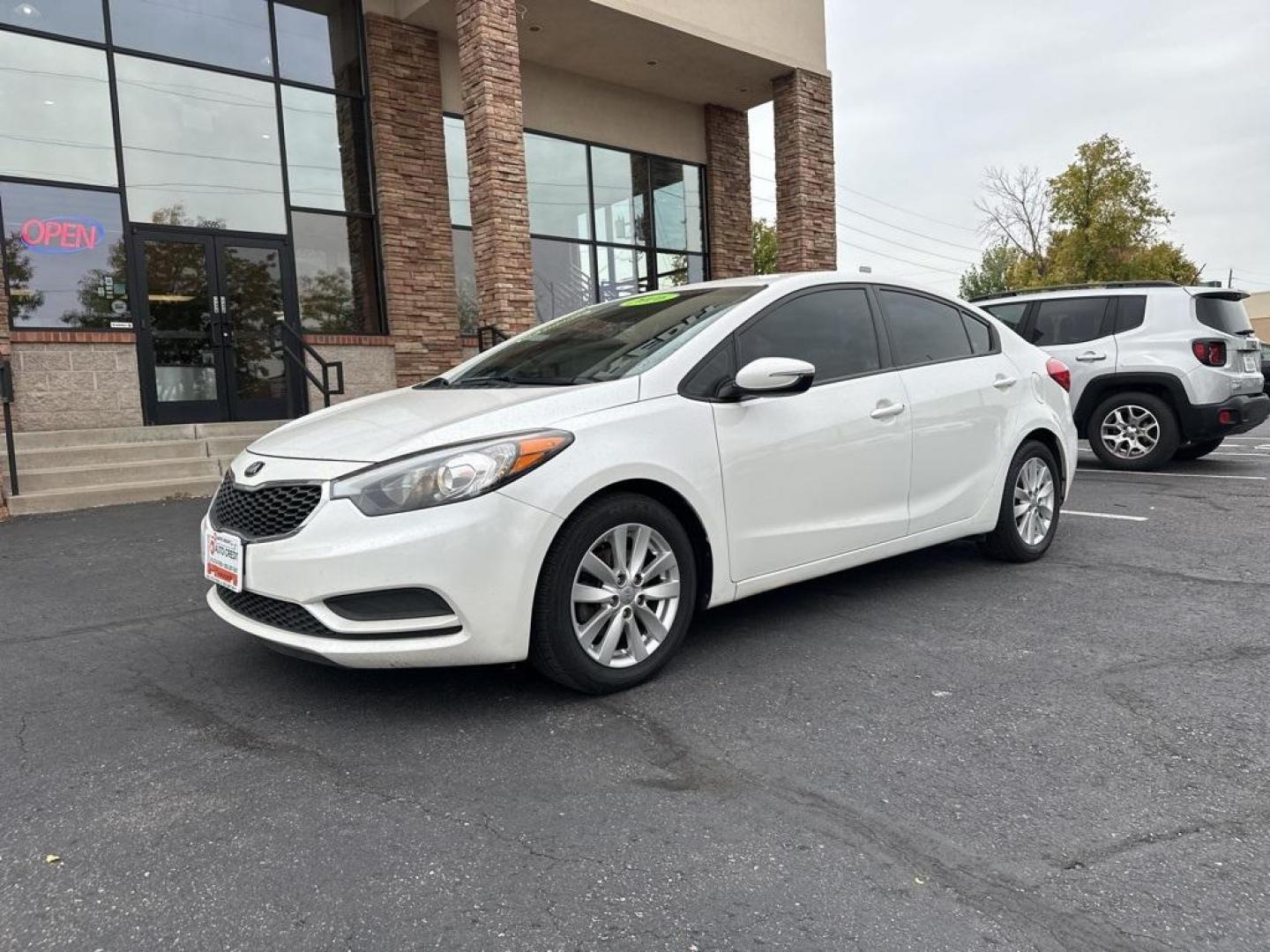 2016 Snow White Pearl /Gray Kia Forte LX (KNAFX4A64G5) with an 1.8L I4 DOHC Dual CVVT engine, Automatic transmission, located at 8595 Washington St., Thornton, CO, 80229, (303) 287-5511, 39.852348, -104.978447 - 2016 Kia Forte<br><br>D1 Auto NEVER charges dealer fees! All cars have clean titles and have been inspected for mechanical issues. We have financing for everyone. Good credit, bad credit, first time buyers.<br><br>Please call Lakewood Location 303-274-7692 or Thornton 303-287-5511 to schedule a test - Photo#1