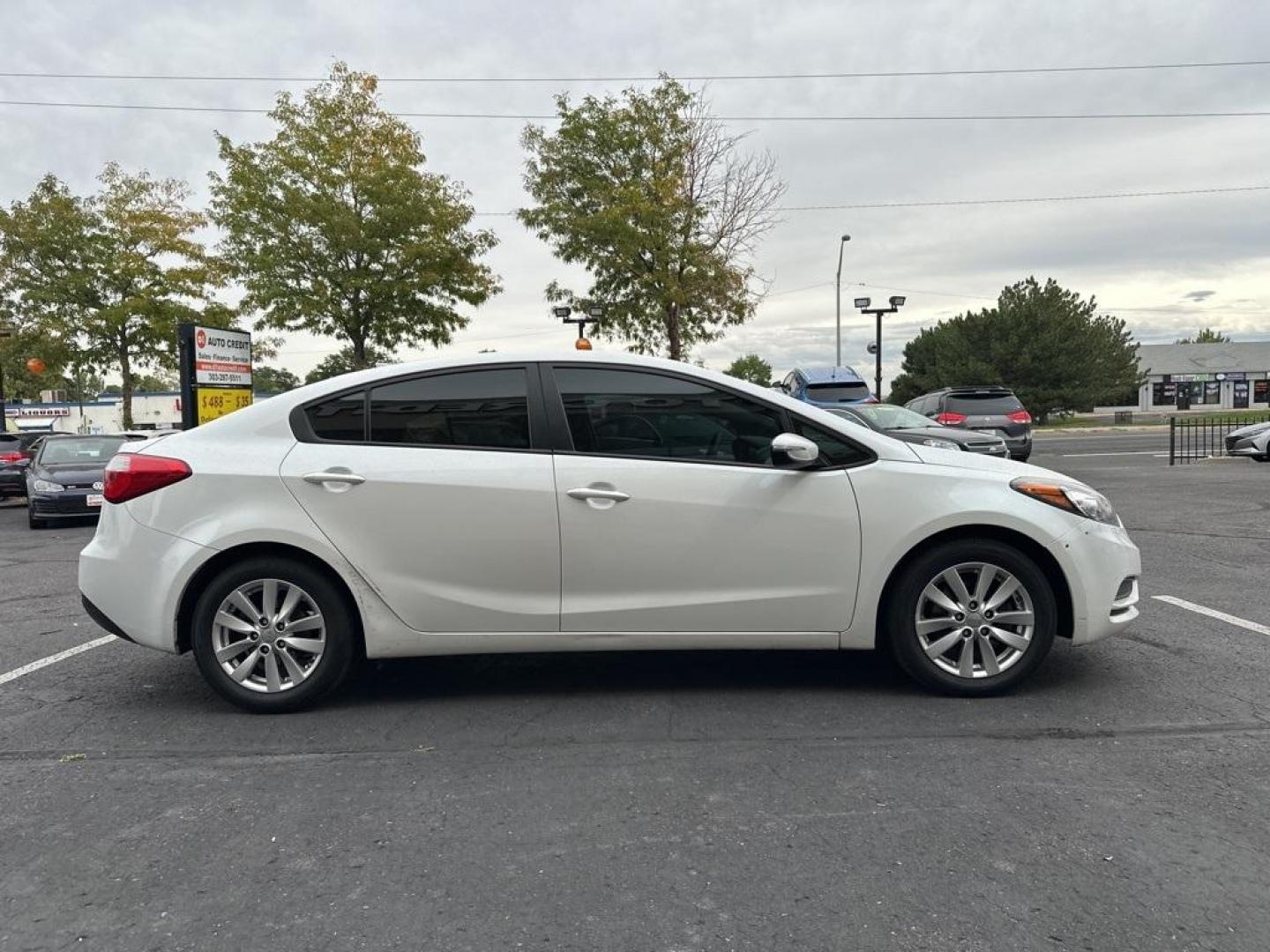 2016 Snow White Pearl /Gray Kia Forte LX (KNAFX4A64G5) with an 1.8L I4 DOHC Dual CVVT engine, Automatic transmission, located at 8595 Washington St., Thornton, CO, 80229, (303) 287-5511, 39.852348, -104.978447 - 2016 Kia Forte<br><br>D1 Auto NEVER charges dealer fees! All cars have clean titles and have been inspected for mechanical issues. We have financing for everyone. Good credit, bad credit, first time buyers.<br><br>Please call Lakewood Location 303-274-7692 or Thornton 303-287-5511 to schedule a test - Photo#4