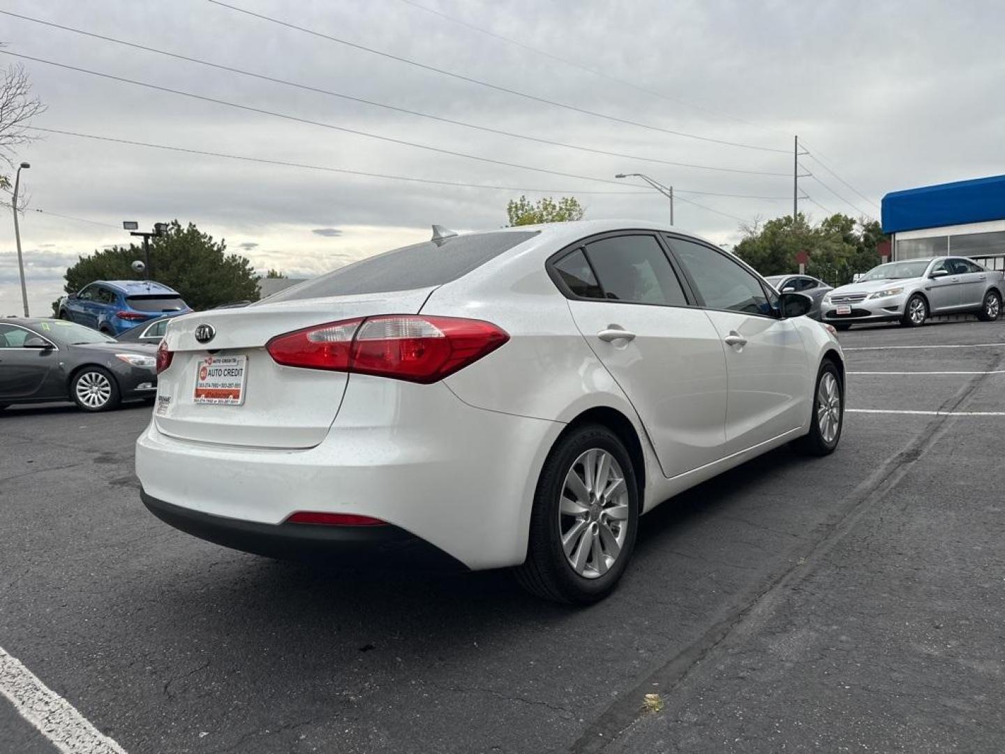 2016 Snow White Pearl /Gray Kia Forte LX (KNAFX4A64G5) with an 1.8L I4 DOHC Dual CVVT engine, Automatic transmission, located at 8595 Washington St., Thornton, CO, 80229, (303) 287-5511, 39.852348, -104.978447 - 2016 Kia Forte<br><br>D1 Auto NEVER charges dealer fees! All cars have clean titles and have been inspected for mechanical issues. We have financing for everyone. Good credit, bad credit, first time buyers.<br><br>Please call Lakewood Location 303-274-7692 or Thornton 303-287-5511 to schedule a test - Photo#5