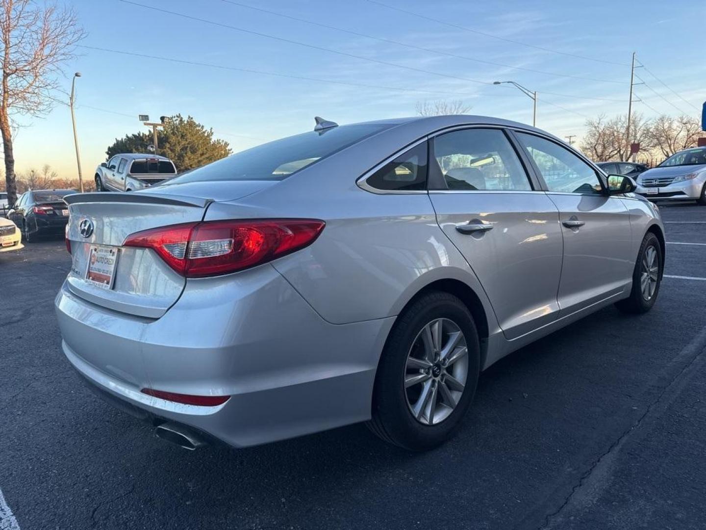 2017 Symphony Silver /Gray Hyundai Sonata Base (5NPE24AF6HH) with an 2.4L I4 DGI DOHC 16V ULEV II 185hp engine, Automatic transmission, located at 8595 Washington St., Thornton, CO, 80229, (303) 287-5511, 39.852348, -104.978447 - 2017 Hyundai Sonata <br><br>FWD All Cars Have Clean Titles And Are Serviced Before Sale., 2.4L I4 DGI DOHC 16V ULEV II 185hp, FWD, Gray Cloth.<br><br>D1 Auto NEVER charges dealer fees! All cars have clean titles and have been inspected for mechanical issues. We have financing for everyone. Good cred - Photo#4