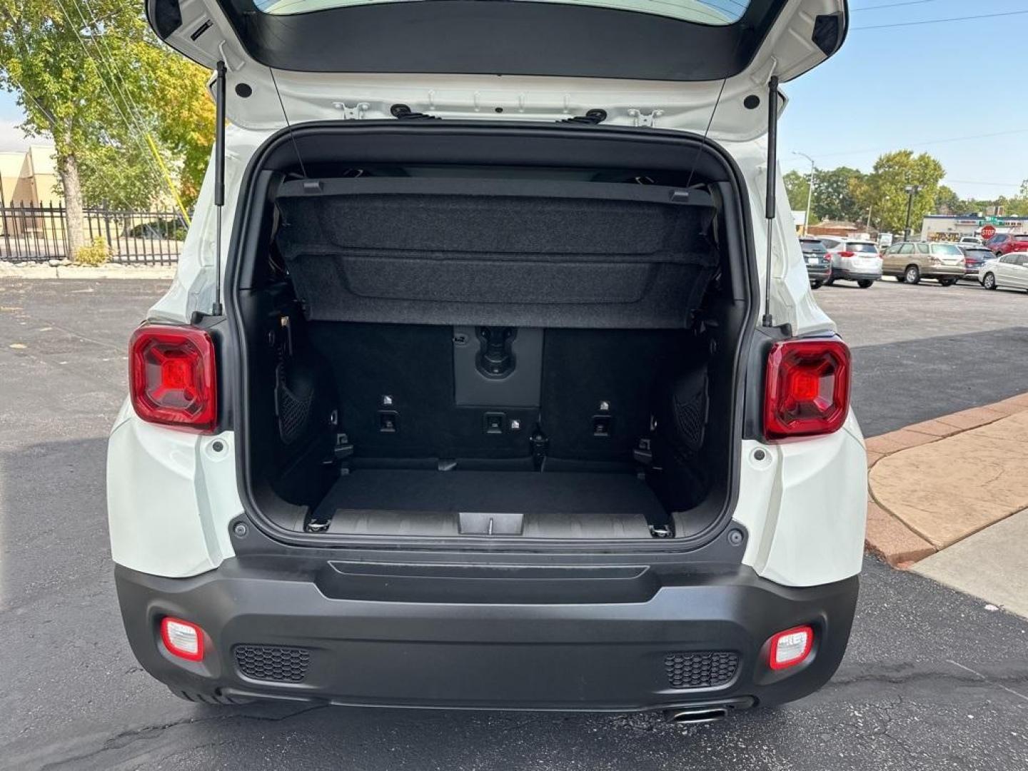 2020 Alpine White Clearcoat /Black Jeep Renegade Limited (ZACNJBB12LP) with an 1.3L I4 engine, Automatic transmission, located at 8595 Washington St., Thornton, CO, 80229, (303) 287-5511, 39.852348, -104.978447 - 2020 Jeep Renegade<br><br>D1 Auto NEVER charges dealer fees! All cars have clean titles and have been inspected for mechanical issues. We have financing for everyone. Good credit, bad credit, first time buyers.<br>CARFAX One-Owner.<br>Please call Lakewood Location 303-274-7692 or Thornton 303-287-55 - Photo#9