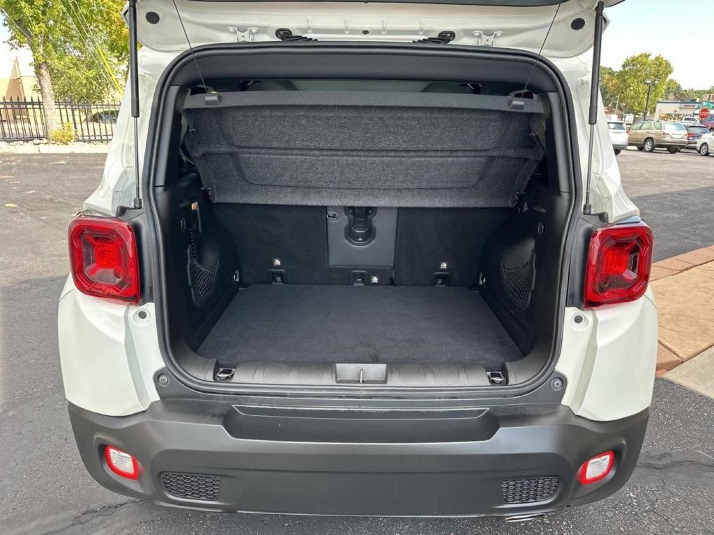 2020 Alpine White Clearcoat /Black Jeep Renegade Limited (ZACNJBB12LP) with an 1.3L I4 engine, Automatic transmission, located at 8595 Washington St., Thornton, CO, 80229, (303) 287-5511, 39.852348, -104.978447 - 2020 Jeep Renegade<br><br>D1 Auto NEVER charges dealer fees! All cars have clean titles and have been inspected for mechanical issues. We have financing for everyone. Good credit, bad credit, first time buyers.<br>CARFAX One-Owner.<br>Please call Lakewood Location 303-274-7692 or Thornton 303-287-55 - Photo#10