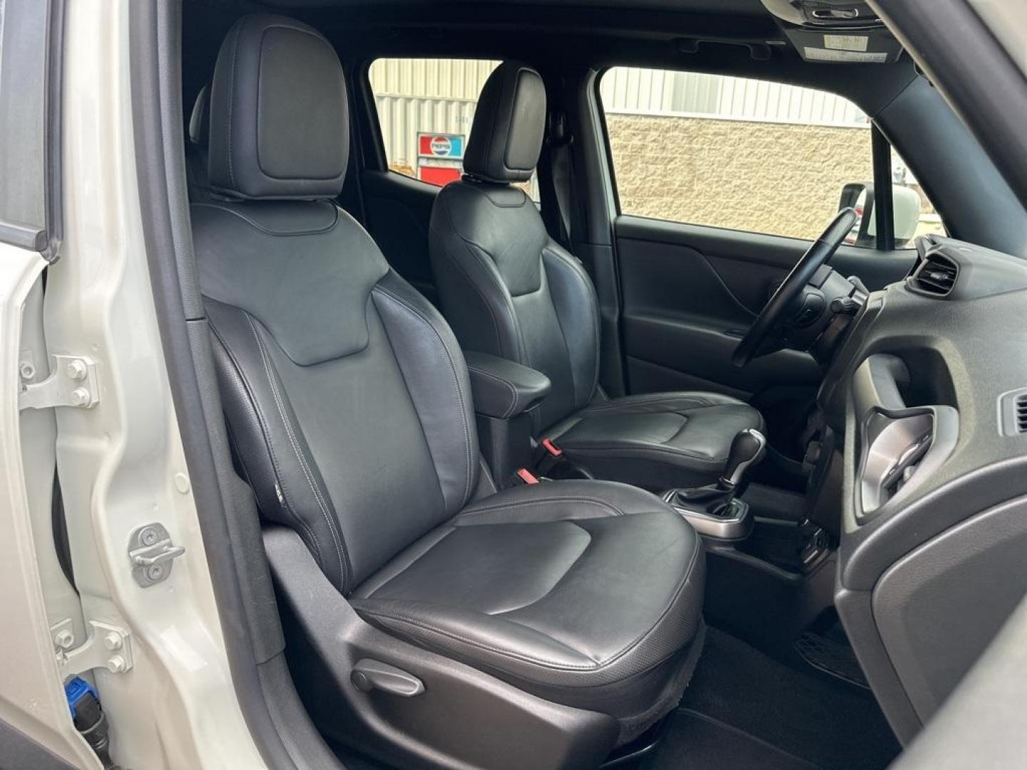 2020 Alpine White Clearcoat /Black Jeep Renegade Limited (ZACNJBB12LP) with an 1.3L I4 engine, Automatic transmission, located at 8595 Washington St., Thornton, CO, 80229, (303) 287-5511, 39.852348, -104.978447 - 2020 Jeep Renegade<br><br>D1 Auto NEVER charges dealer fees! All cars have clean titles and have been inspected for mechanical issues. We have financing for everyone. Good credit, bad credit, first time buyers.<br>CARFAX One-Owner.<br>Please call Lakewood Location 303-274-7692 or Thornton 303-287-55 - Photo#12