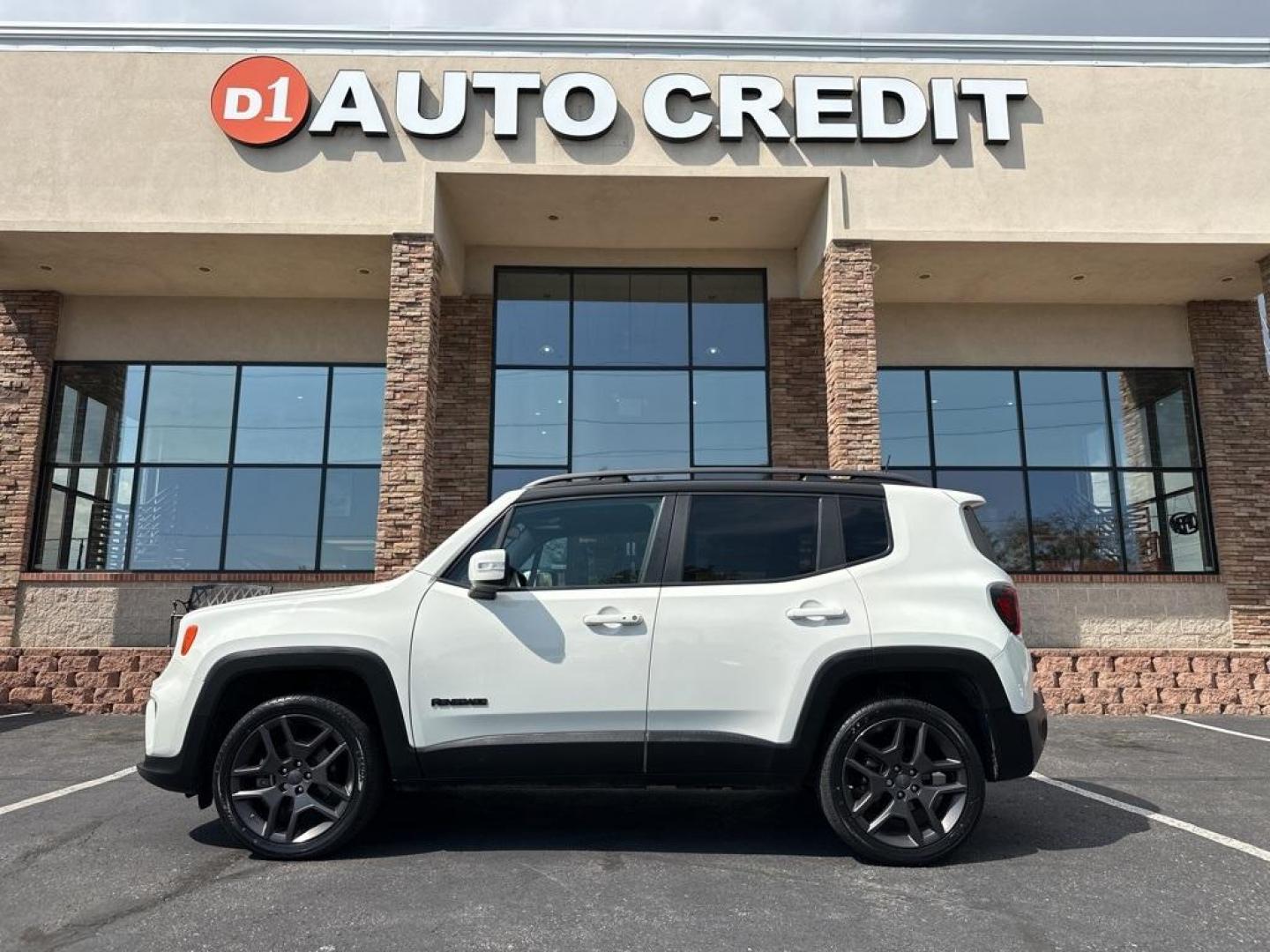 2020 Alpine White Clearcoat /Black Jeep Renegade Limited (ZACNJBB12LP) with an 1.3L I4 engine, Automatic transmission, located at 8595 Washington St., Thornton, CO, 80229, (303) 287-5511, 39.852348, -104.978447 - 2020 Jeep Renegade<br><br>D1 Auto NEVER charges dealer fees! All cars have clean titles and have been inspected for mechanical issues. We have financing for everyone. Good credit, bad credit, first time buyers.<br>CARFAX One-Owner.<br>Please call Lakewood Location 303-274-7692 or Thornton 303-287-55 - Photo#1