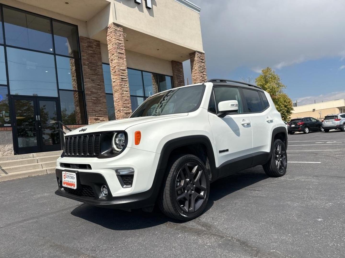 2020 Alpine White Clearcoat /Black Jeep Renegade Limited (ZACNJBB12LP) with an 1.3L I4 engine, Automatic transmission, located at 8595 Washington St., Thornton, CO, 80229, (303) 287-5511, 39.852348, -104.978447 - 2020 Jeep Renegade<br><br>D1 Auto NEVER charges dealer fees! All cars have clean titles and have been inspected for mechanical issues. We have financing for everyone. Good credit, bad credit, first time buyers.<br>CARFAX One-Owner.<br>Please call Lakewood Location 303-274-7692 or Thornton 303-287-55 - Photo#2