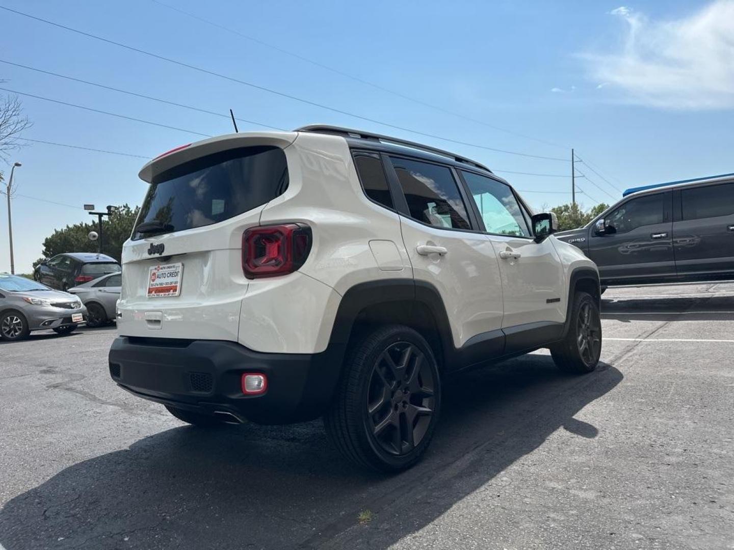 2020 Alpine White Clearcoat /Black Jeep Renegade Limited (ZACNJBB12LP) with an 1.3L I4 engine, Automatic transmission, located at 8595 Washington St., Thornton, CO, 80229, (303) 287-5511, 39.852348, -104.978447 - 2020 Jeep Renegade<br><br>D1 Auto NEVER charges dealer fees! All cars have clean titles and have been inspected for mechanical issues. We have financing for everyone. Good credit, bad credit, first time buyers.<br>CARFAX One-Owner.<br>Please call Lakewood Location 303-274-7692 or Thornton 303-287-55 - Photo#6