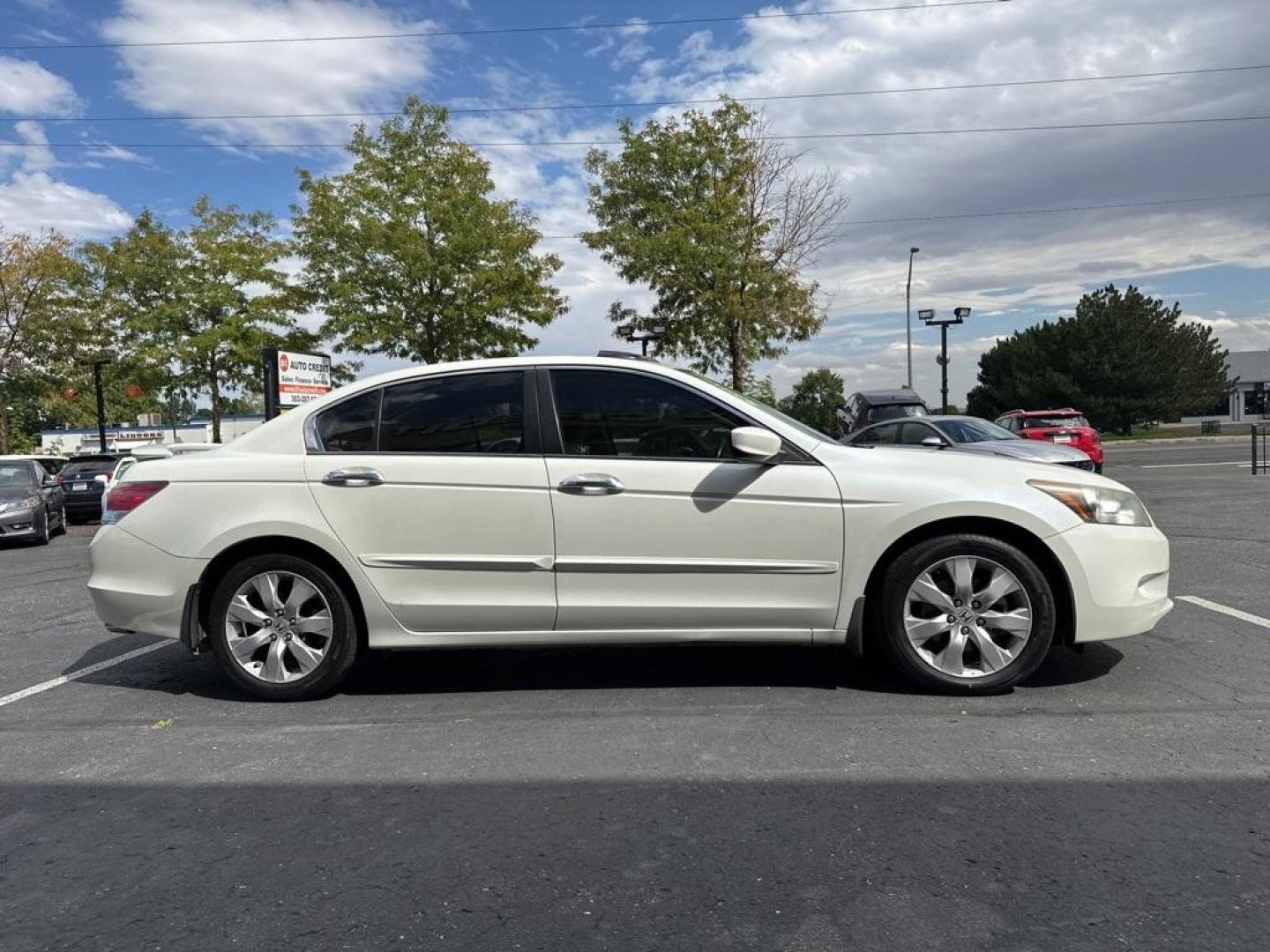 2008 White Honda Accord EX-L (1HGCP36828A) with an 3.5L V6 SOHC i-VTEC 24V engine, Automatic transmission, located at 8595 Washington St., Thornton, CO, 80229, (303) 287-5511, 39.852348, -104.978447 - 2008 Honda Accord<br><br>D1 Auto NEVER charges dealer fees! All cars have clean titles and have been inspected for mechanical issues. We have financing for everyone. Good credit, bad credit, first time buyers.<br>Odometer is 37661 miles below market average!<br>Please call Lakewood Location 303-274- - Photo#4