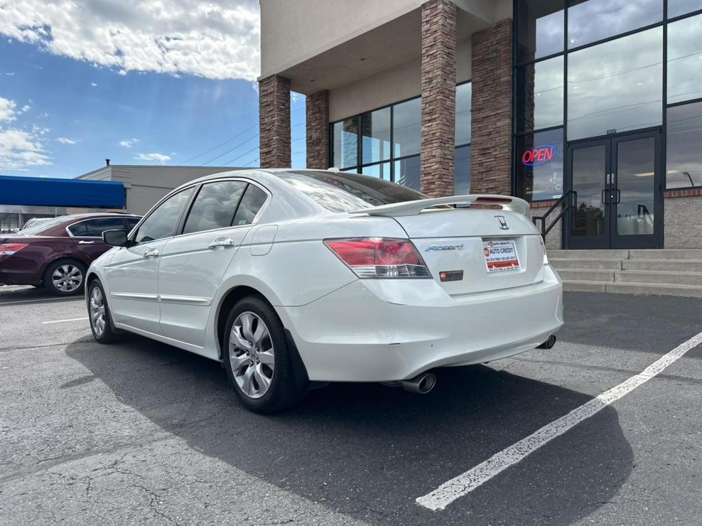 2008 White Honda Accord EX-L (1HGCP36828A) with an 3.5L V6 SOHC i-VTEC 24V engine, Automatic transmission, located at 8595 Washington St., Thornton, CO, 80229, (303) 287-5511, 39.852348, -104.978447 - 2008 Honda Accord<br><br>D1 Auto NEVER charges dealer fees! All cars have clean titles and have been inspected for mechanical issues. We have financing for everyone. Good credit, bad credit, first time buyers.<br>Odometer is 38757 miles below market average!<br>Please call Lakewood Location 303-274- - Photo#8