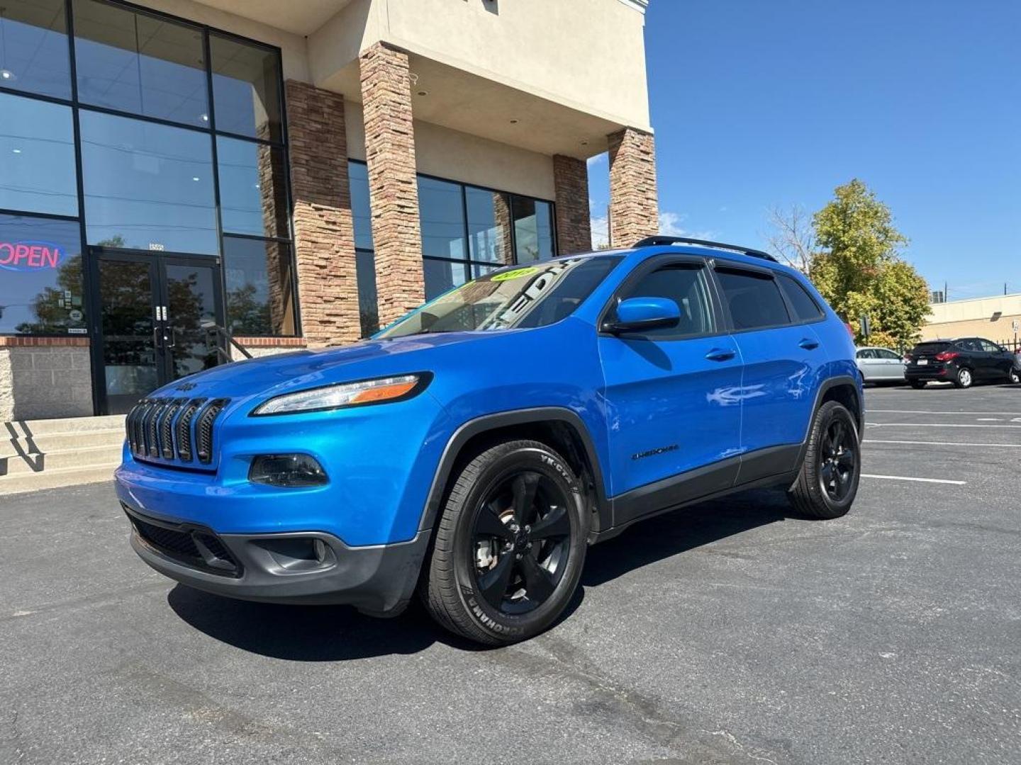 2018 Hydro Blue Pearlcoat /Black Jeep Cherokee Latitude (1C4PJMCB9JD) with an I4 engine, Automatic transmission, located at 8595 Washington St., Thornton, CO, 80229, (303) 287-5511, 39.852348, -104.978447 - 2018 Jeep Cherokee 4x4 in great condition. Fully serviced and ready for Colorado winter.<br><br>All Cars Have Clean Titles And Are Serviced Before Sale., New Tires, Backup Camera, No Pet Odor Or Hair, Cherokee Latitude, 4WD.<br><br>D1 Auto NEVER charges dealer fees! All cars have clean titles and ha - Photo#1