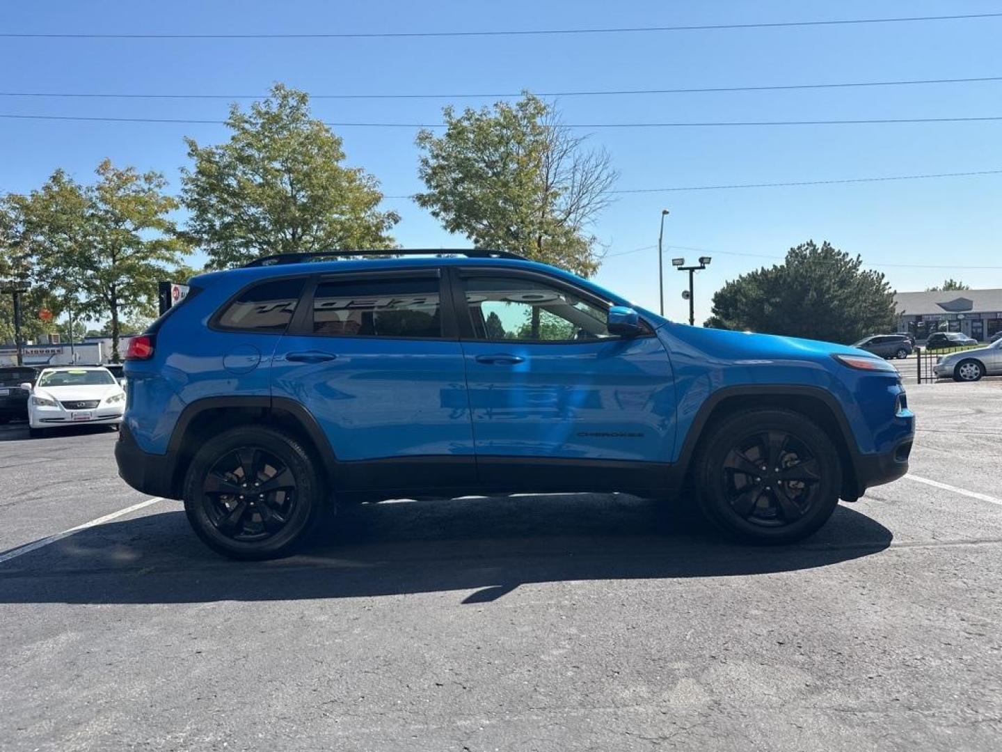 2018 Hydro Blue Pearlcoat /Black Jeep Cherokee Latitude (1C4PJMCB9JD) with an I4 engine, Automatic transmission, located at 8595 Washington St., Thornton, CO, 80229, (303) 287-5511, 39.852348, -104.978447 - 2018 Jeep Cherokee 4x4 in great condition. Fully serviced and ready for Colorado winter.<br><br>All Cars Have Clean Titles And Are Serviced Before Sale., New Tires, Backup Camera, No Pet Odor Or Hair, Cherokee Latitude, 4WD.<br><br>D1 Auto NEVER charges dealer fees! All cars have clean titles and ha - Photo#4