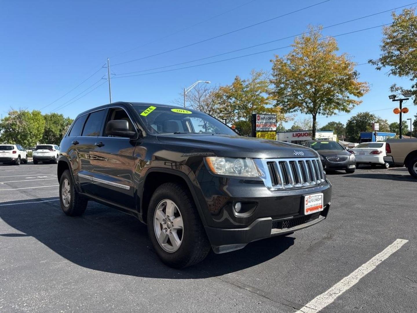 2013 Brilliant Black Crystal Pearlcoat /Dark Graystone/Medium Graystone Jeep Grand Cherokee Laredo (1C4RJFAG1DC) with an 3.6L V6 Flex Fuel 24V VVT engine, Automatic transmission, located at 8595 Washington St., Thornton, CO, 80229, (303) 287-5511, 39.852348, -104.978447 - 2013 Jeep Grand Cherokee<br><br>D1 Auto NEVER charges dealer fees! All cars have clean titles and have been inspected for mechanical issues. We have financing for everyone. Good credit, bad credit, first time buyers.<br>CARFAX One-Owner. Odometer is 6745 miles below market average!<br>Please call La - Photo#3