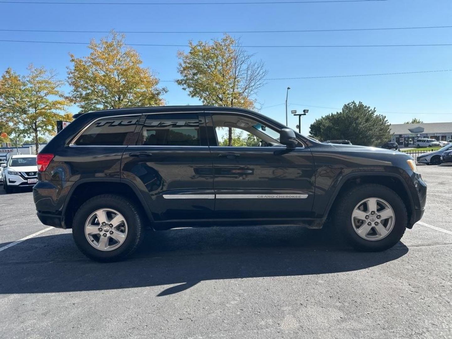 2013 Brilliant Black Crystal Pearlcoat /Dark Graystone/Medium Graystone Jeep Grand Cherokee Laredo (1C4RJFAG1DC) with an 3.6L V6 Flex Fuel 24V VVT engine, Automatic transmission, located at 8595 Washington St., Thornton, CO, 80229, (303) 287-5511, 39.852348, -104.978447 - 2013 Jeep Grand Cherokee<br><br>D1 Auto NEVER charges dealer fees! All cars have clean titles and have been inspected for mechanical issues. We have financing for everyone. Good credit, bad credit, first time buyers.<br>CARFAX One-Owner. Odometer is 6745 miles below market average!<br>Please call La - Photo#4